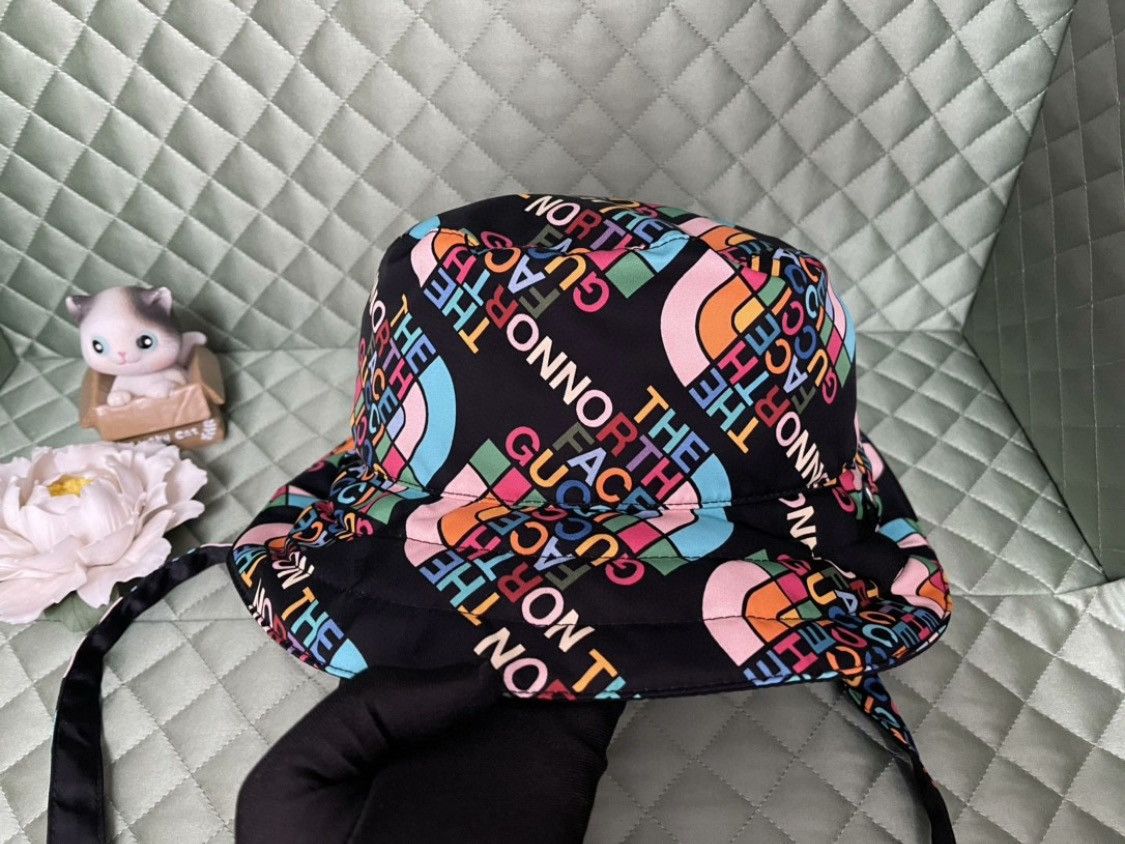 Gucci THE NORTH FACE X GUCCI REVERSIBLE BUCKET HAT Size ONE SIZE - 3 Thumbnail