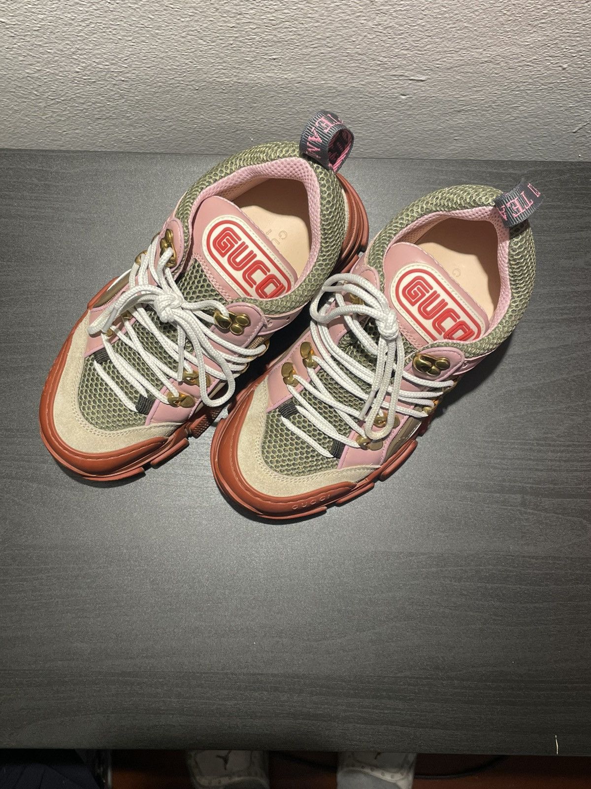 Gucci Gucci flashtrek runners Size US 5 / IT 35 - 2 Thumbnail
