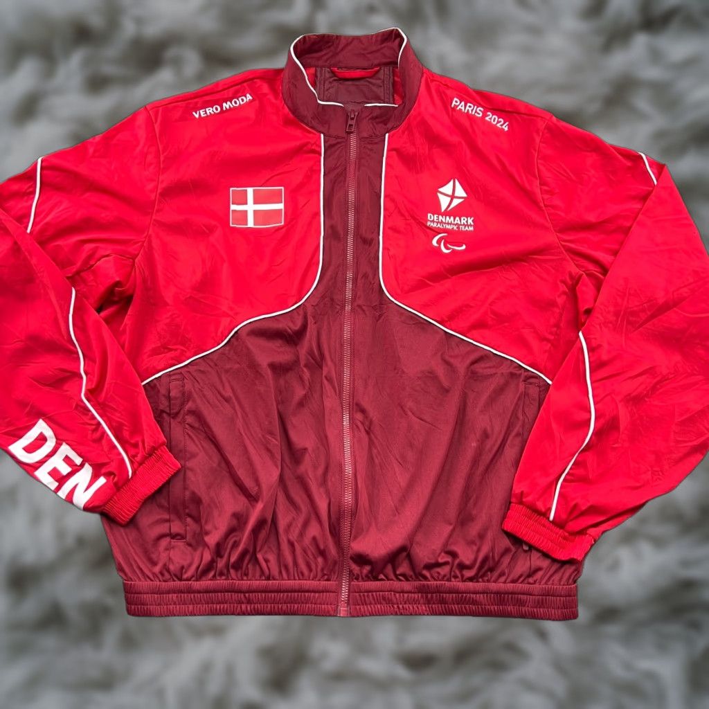 Vintage VERO MODA Denmark Paralympic Team 2024 Jacket Medium Full Zip Red Track Jacket Mens/Adult M Size US M / EU 48-50 / 2 - 1 Thumbnail