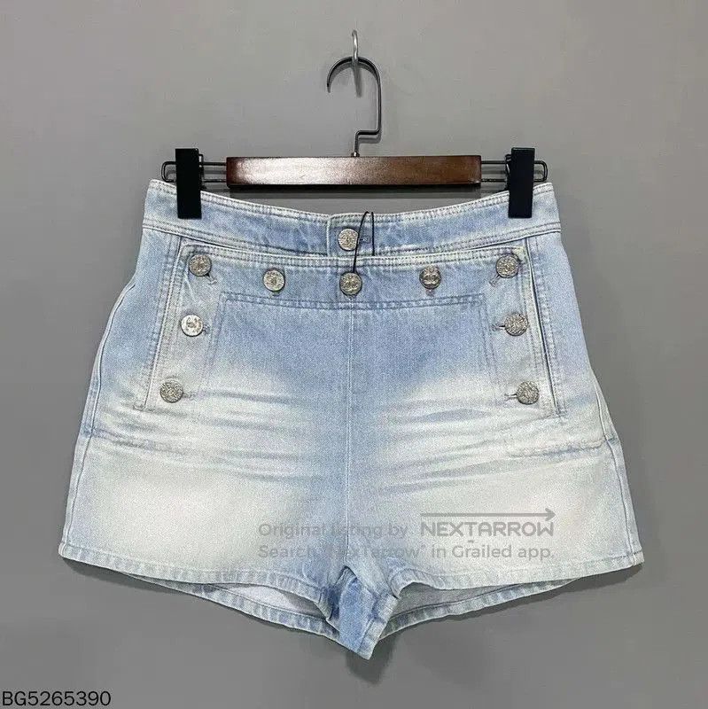Chanel Chanel Light Blue Women's Shorts . Size 26" / US 2 / IT 38 - 1 Thumbnail