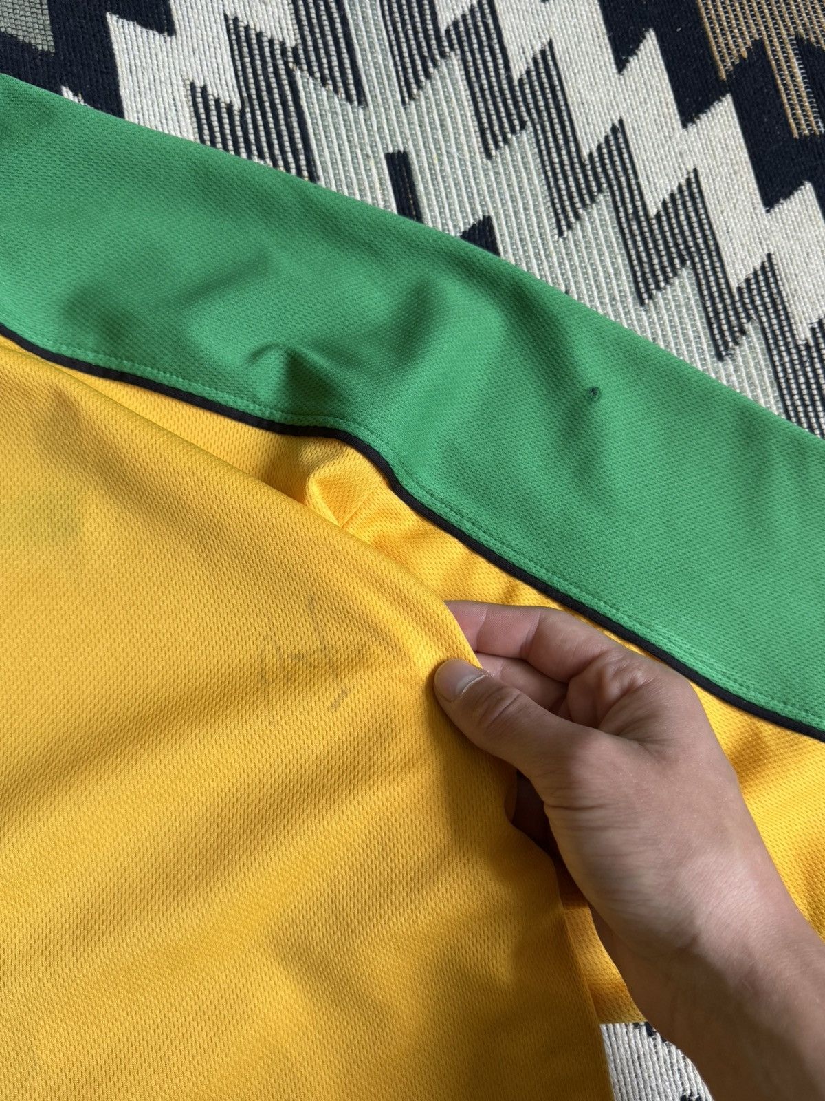Vintage Vintage Norwich City 2001-02 Soccer Jersey with signatures Size US XL / EU 56 / 4 - 12 Thumbnail