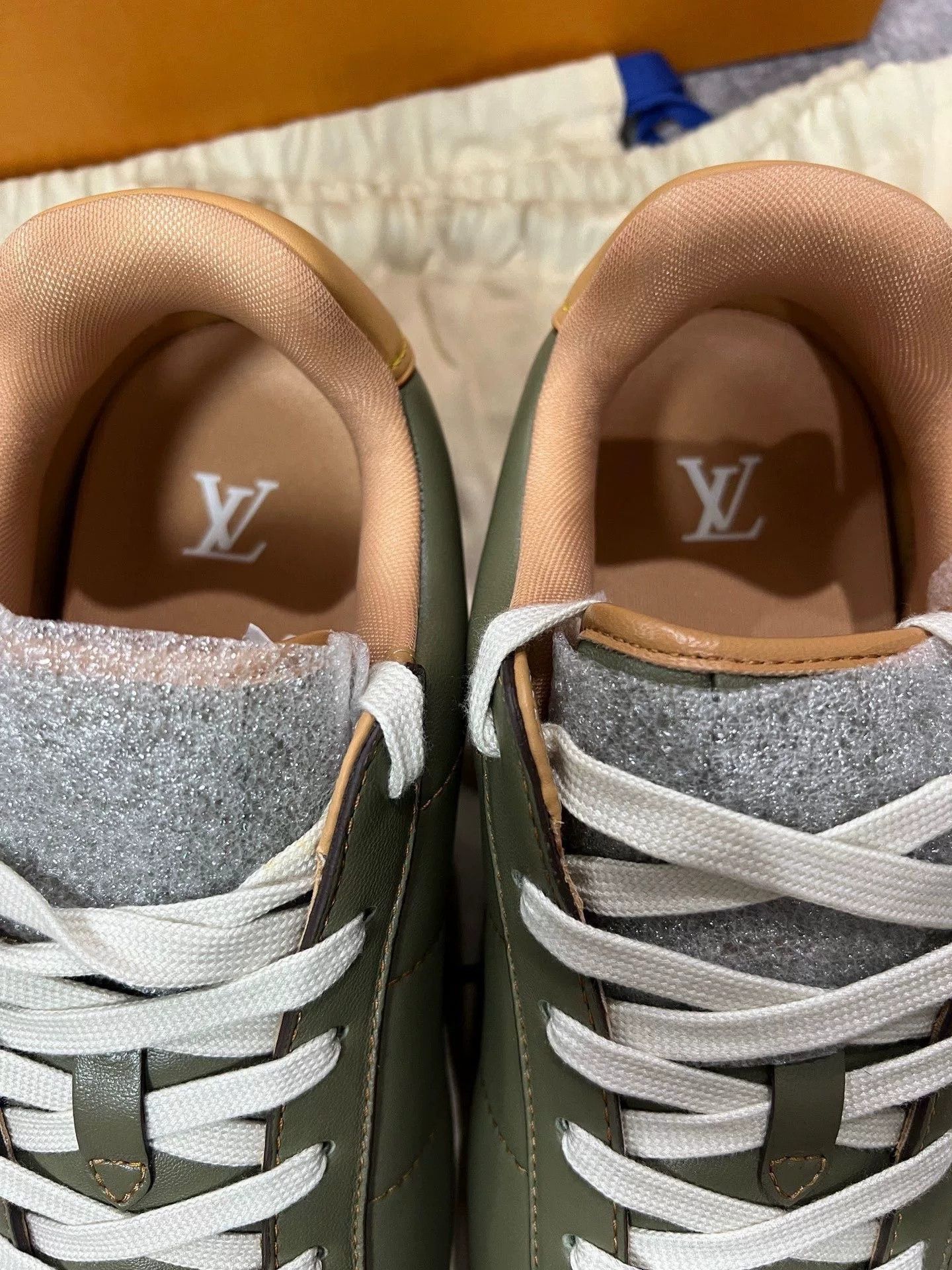 Louis Vuitton Louis Vuitton Red Green Side Logo Runner Size US 10 / EU 43 - 6 Thumbnail