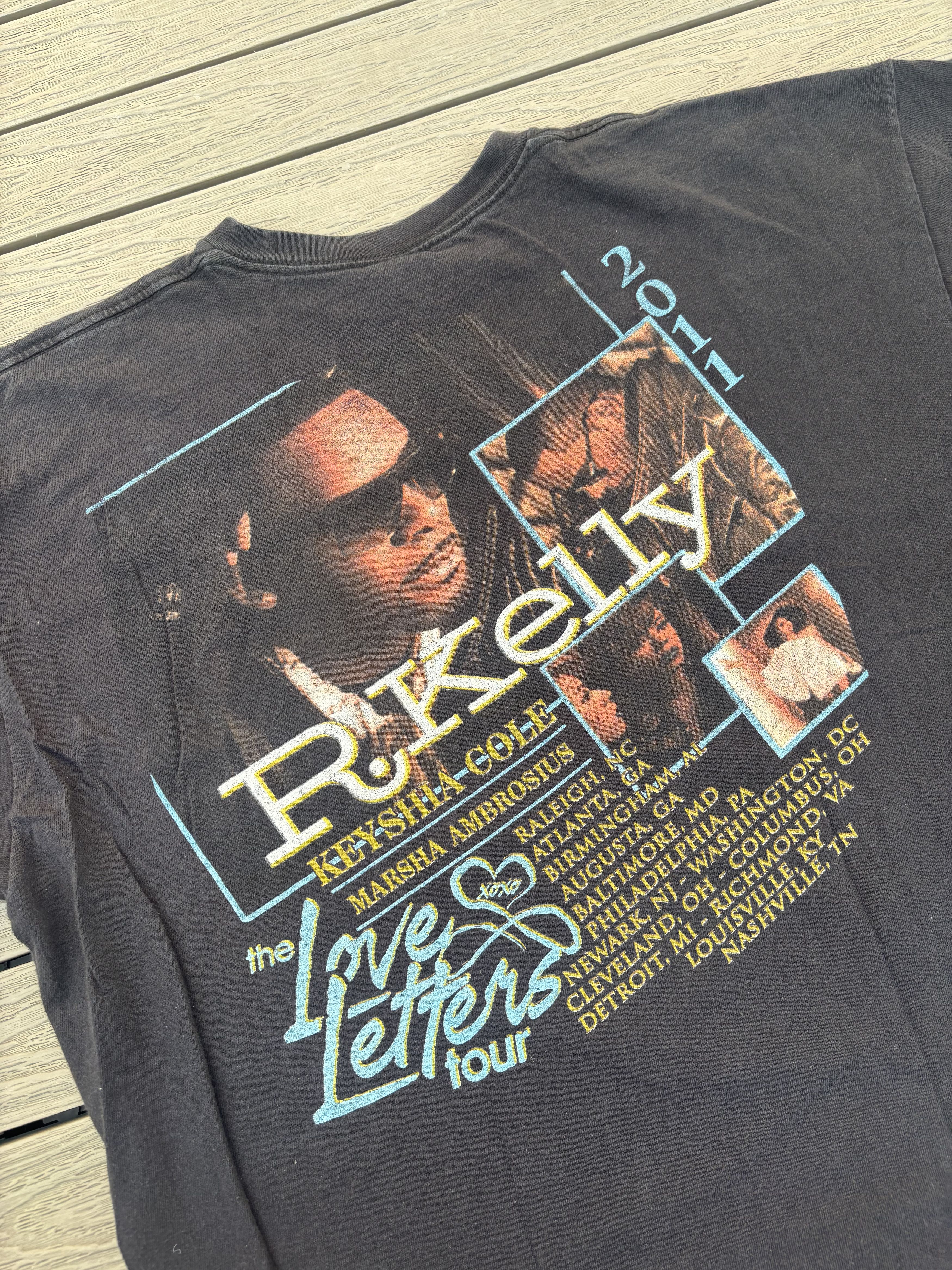 Band Tees R. Kelly Vintage 2011 'Love Letters' Tour Tee XXL Size US XXL / EU 58 / 5 - 3 Thumbnail