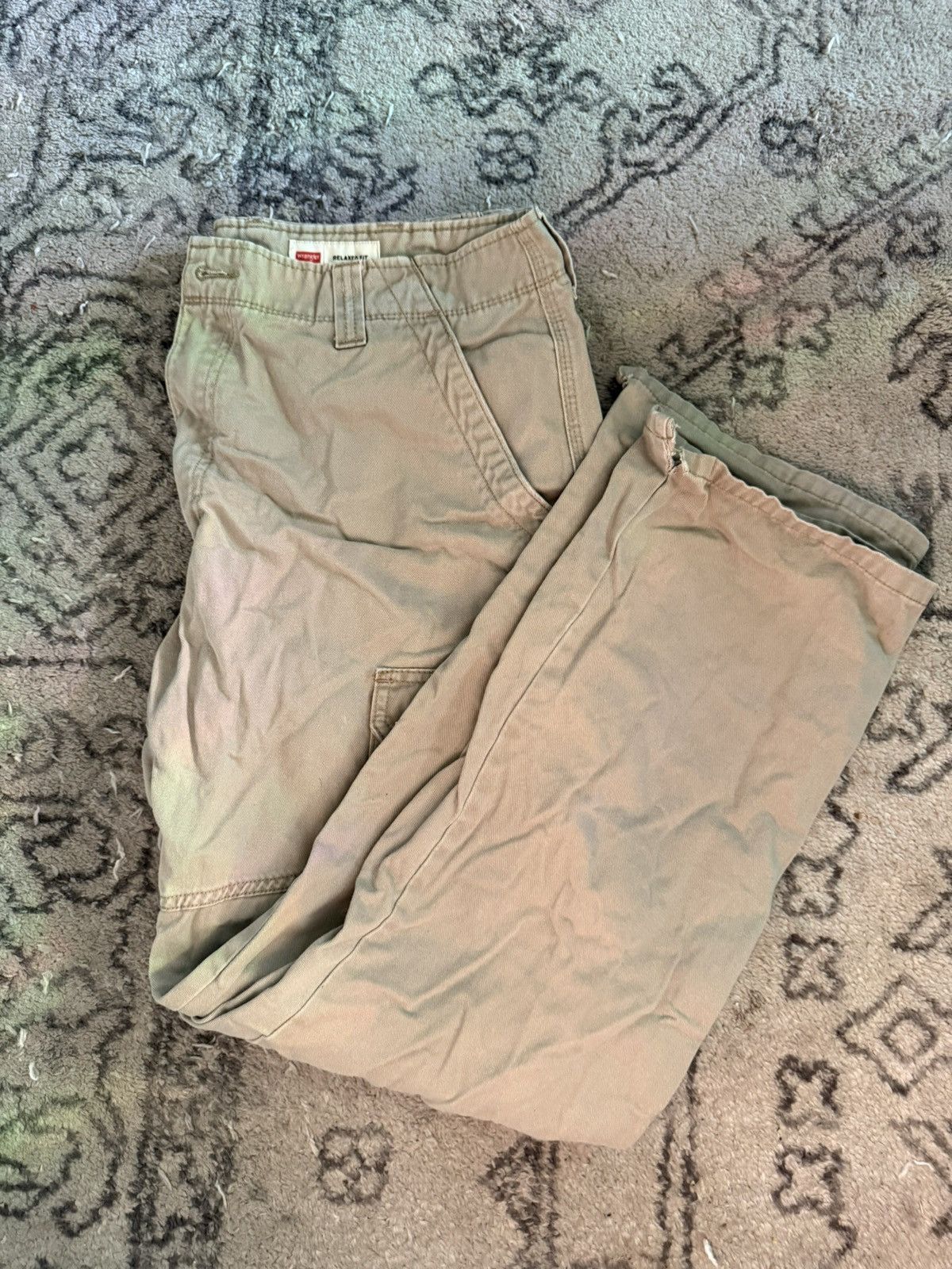 Wrangler Wrangler Men’s Khaki Beige Relaxed Fit Cargo Pants Size US 36 / EU 52 - 1 Thumbnail