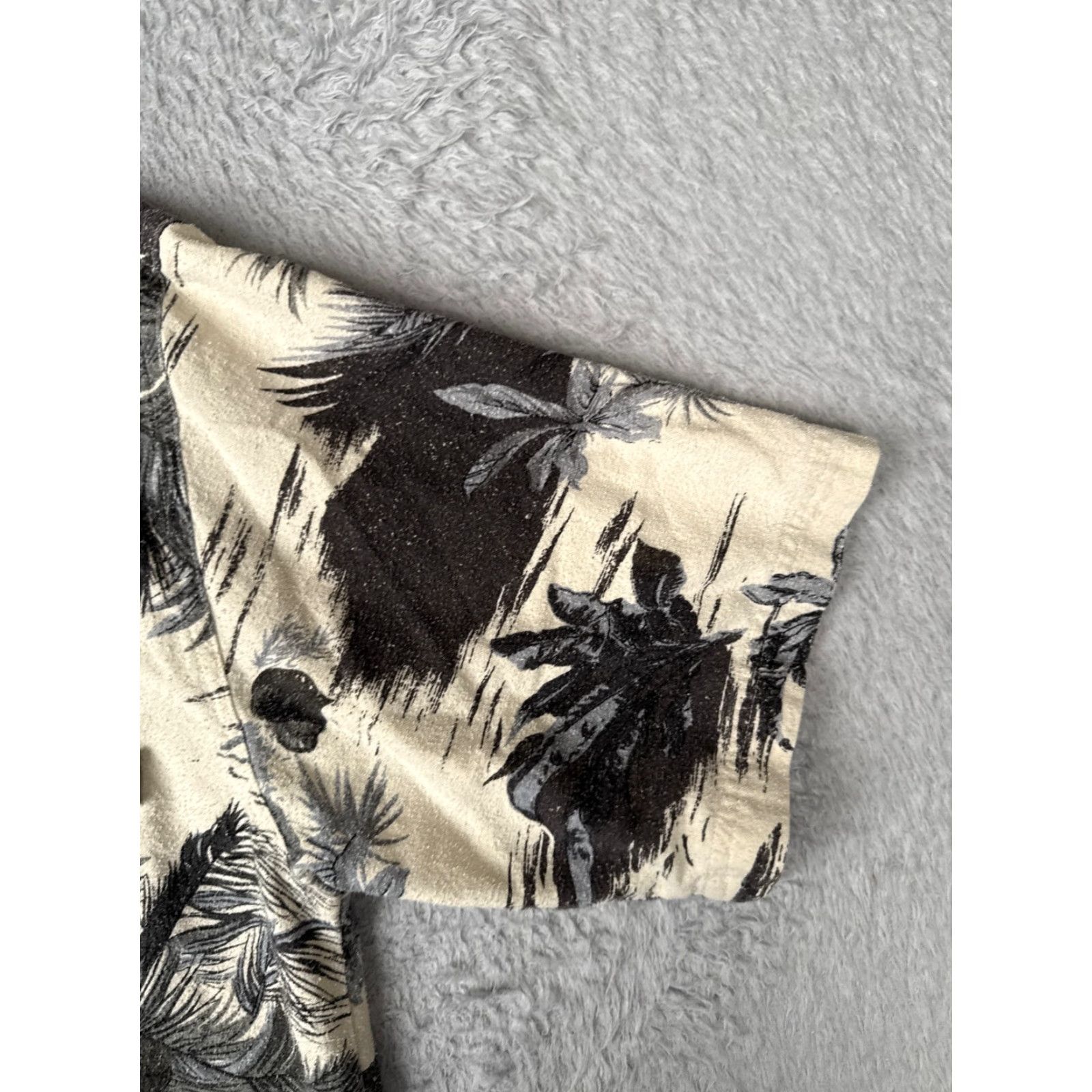 Vintage Ying Yang Men Silk Button-Up Shirt M Black Floral Palm Leaf 100% Silk Hawaiian Beach Resort Aloha Luau Vacation Summer 90s? Wait no. Size US M / EU 48-50 / 2 - 2 Thumbnail