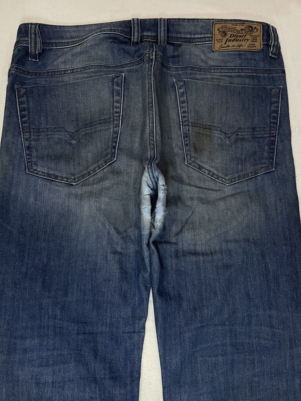 Diesel Vintage Diesel Larkee Regular Straight Cut Faded Distressed Size US 35 - 14 Thumbnail