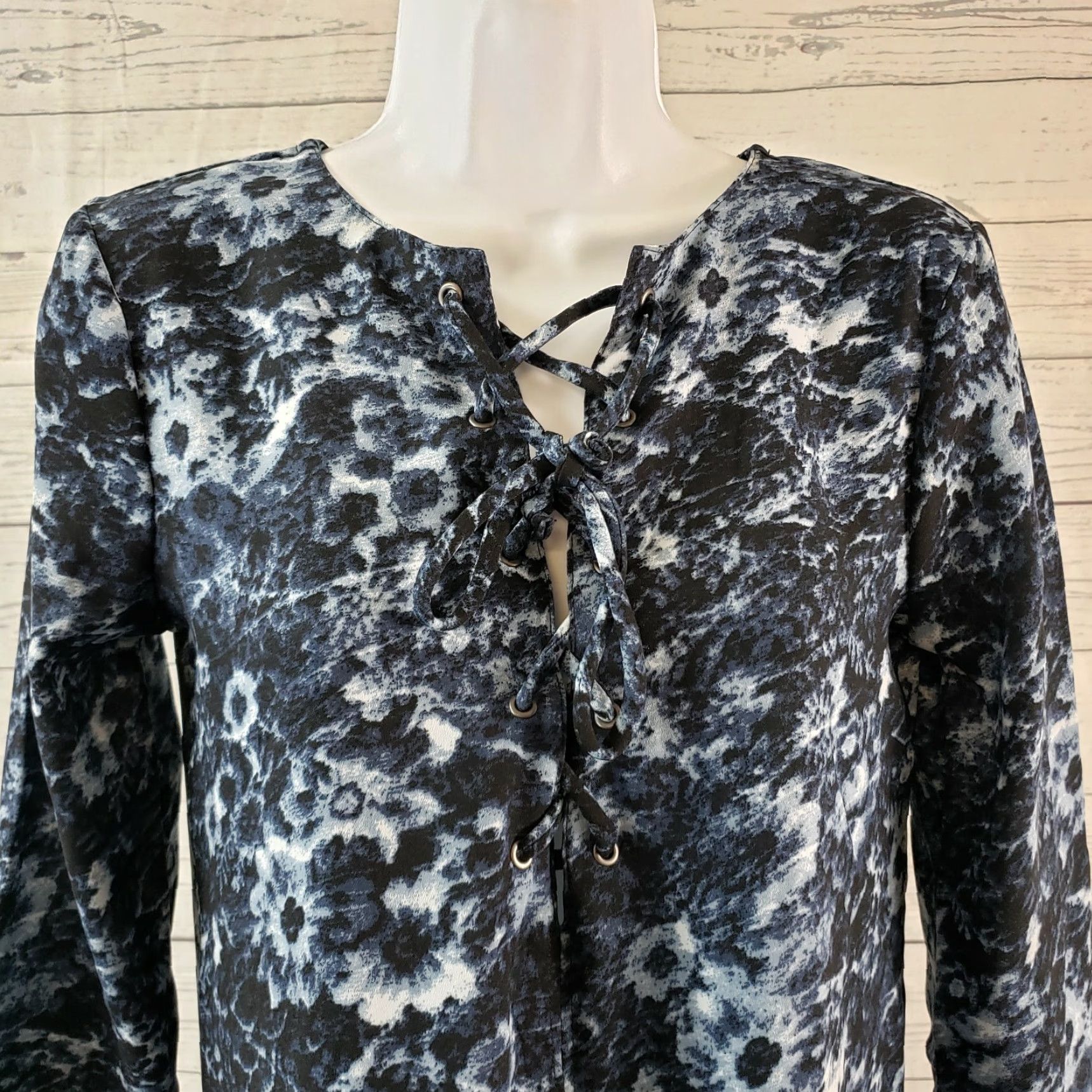 Abercrombie & Fitch Abercrombie & Fitch Womens Dress XS Blue 3/4 Sleeve Lace Up Front Shift Dress XS Blue Women Dress Size XS / US 0-2 / IT 36-38 - 2 Thumbnail
