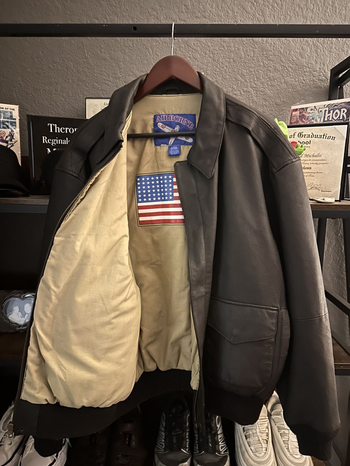 Vintage Vintage Airborne Pilot Leather Jacket Size US L / EU 52-54 / 3 - 4 Thumbnail