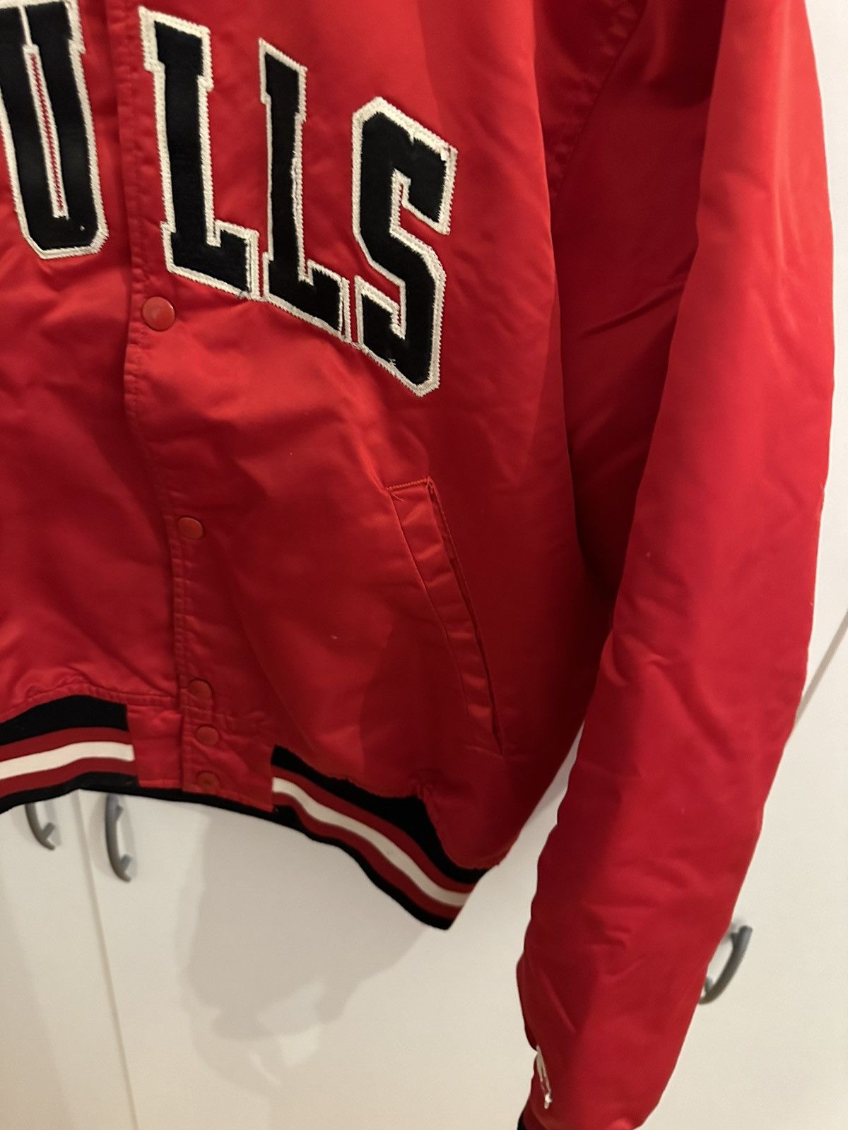 Starter Starter Jacket Chicago Bulls Size M NBA Vintage Starter Size US M / EU 48-50 / 2 - 7 Thumbnail