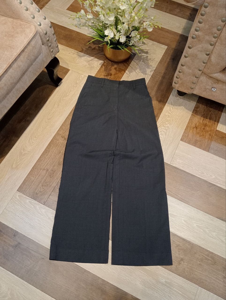 Prada LUXURY PRADA MILANO BAGGY WIDE LEG PANTS Size 25" / US 0 / IT 36 - 1 Thumbnail