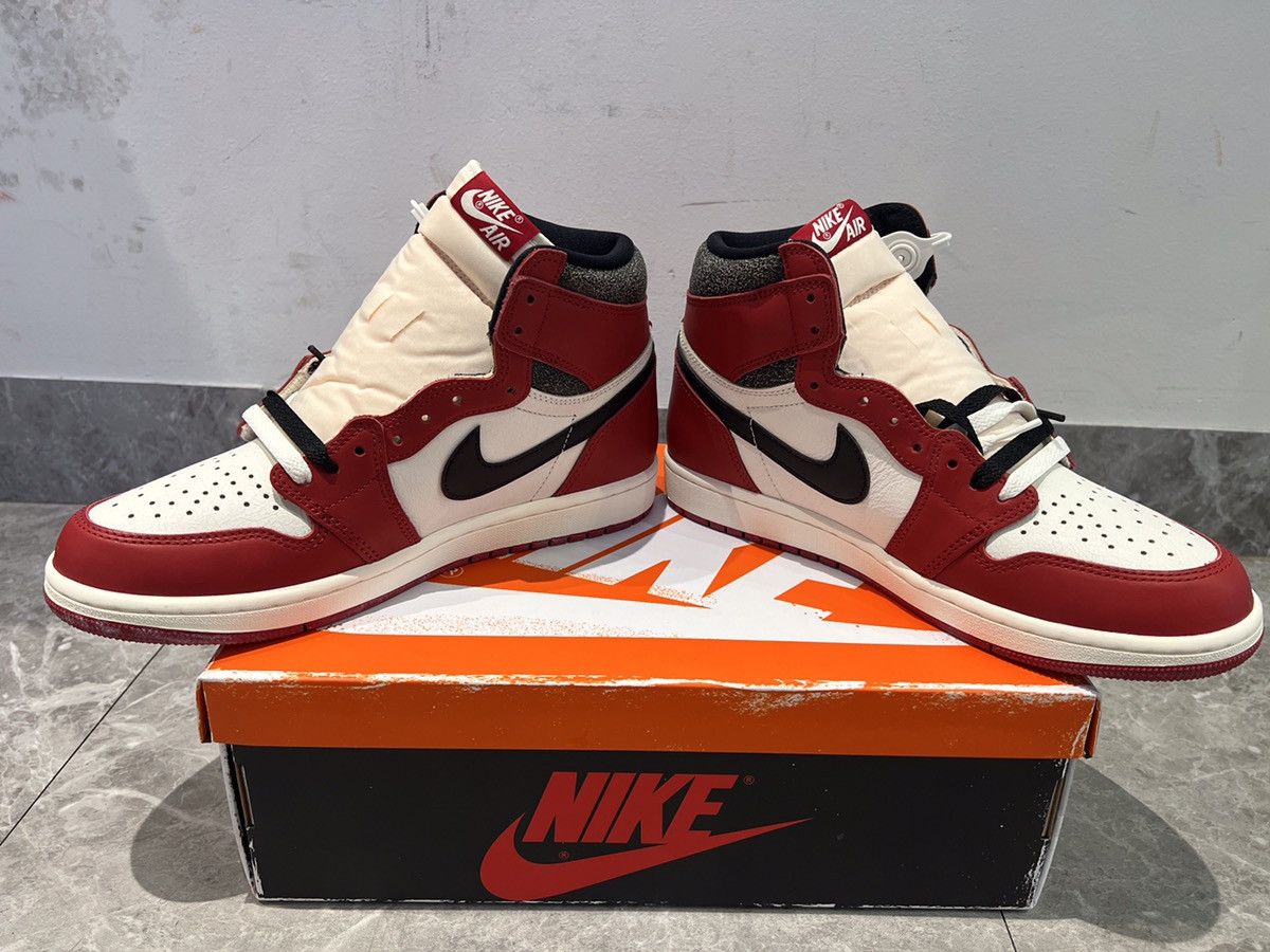 Jordan Brand Air Jordan 1 Retro High OG Chicago Lost and Found Size US 9 / EU 42 - 2 Thumbnail