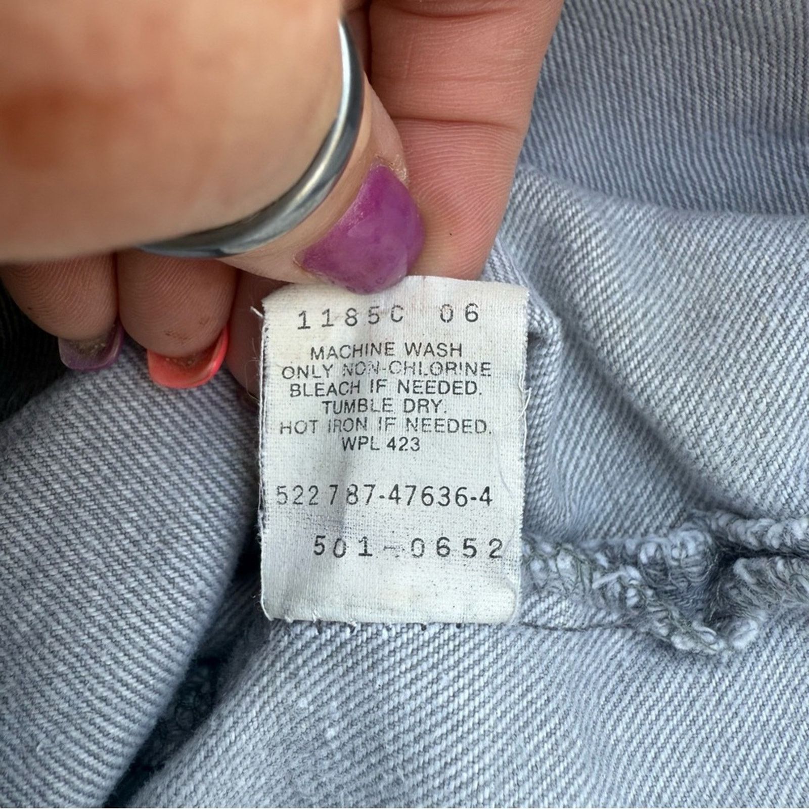 Levi's 80s Levi’s 501 Button Fly Light Gray Straight Leg Jean 33x34 Size US 33 - 15 Thumbnail