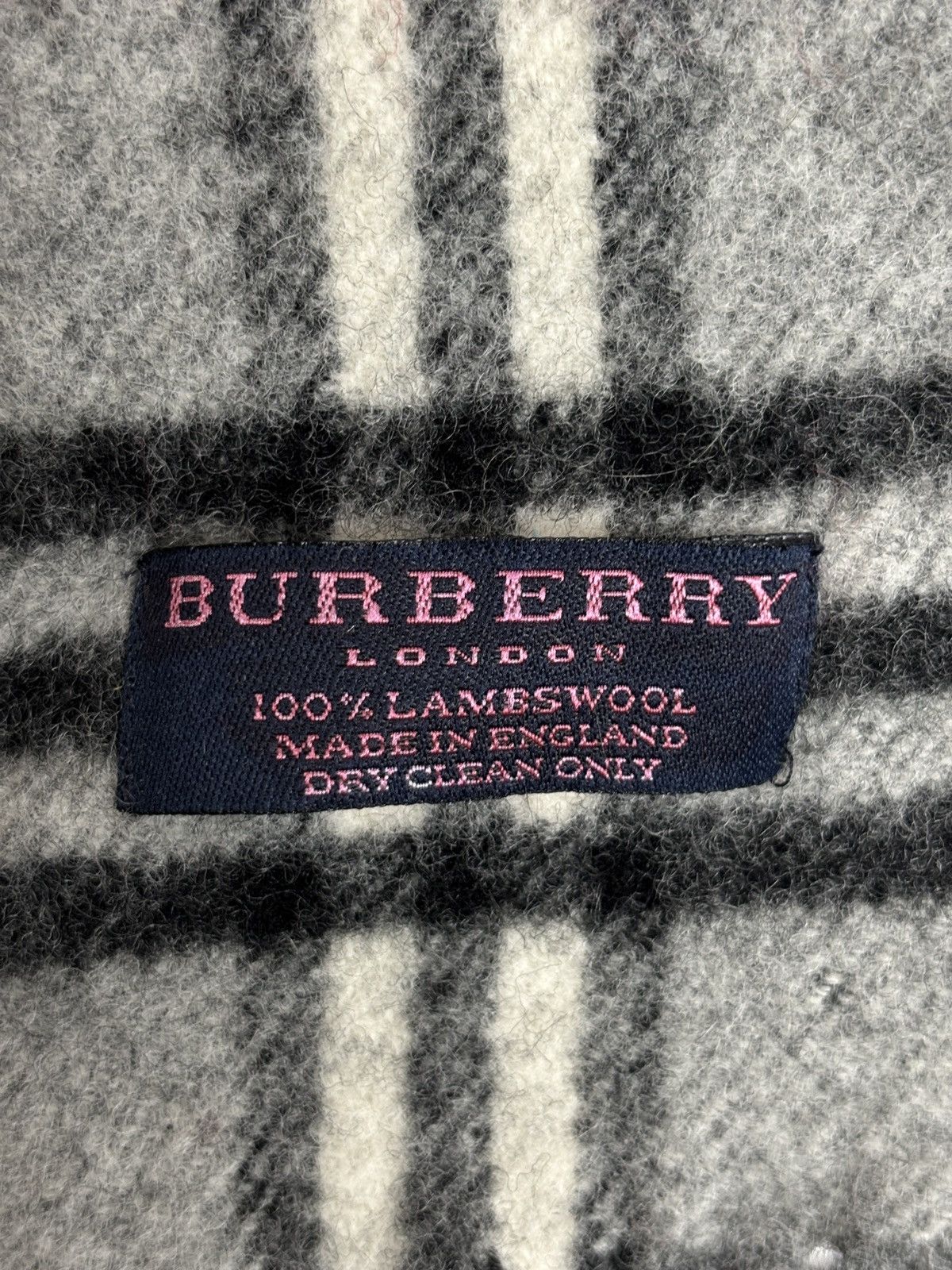 Burberry Burberry Vintage Grey Nova Check Scarf Size ONE SIZE - 5 Thumbnail