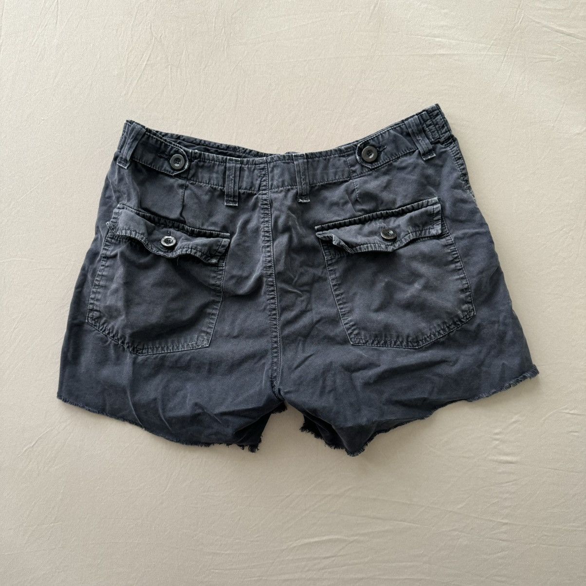 Guess Vintage Guess Jeans waist tab utility chino shorts Size 30" / US 8 / IT 44 - 2 Thumbnail