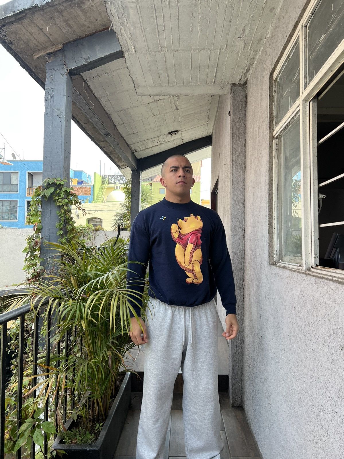 Disney 90s Winnie The Pooh Bee Crewneck Size US L / EU 52-54 / 3 - 2 Thumbnail