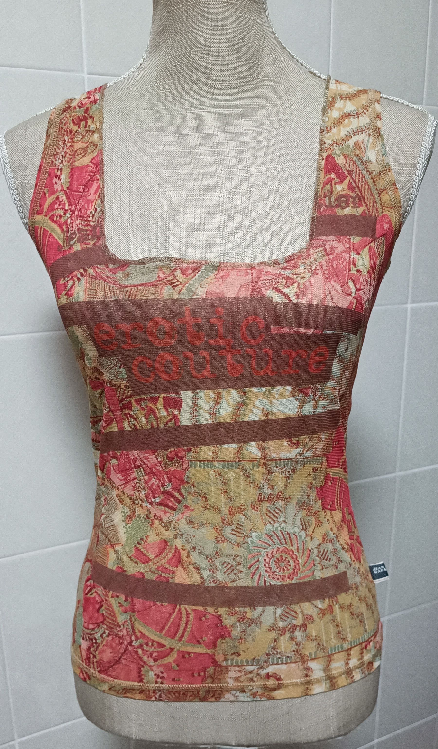 Kamasutra print square neckline tank top