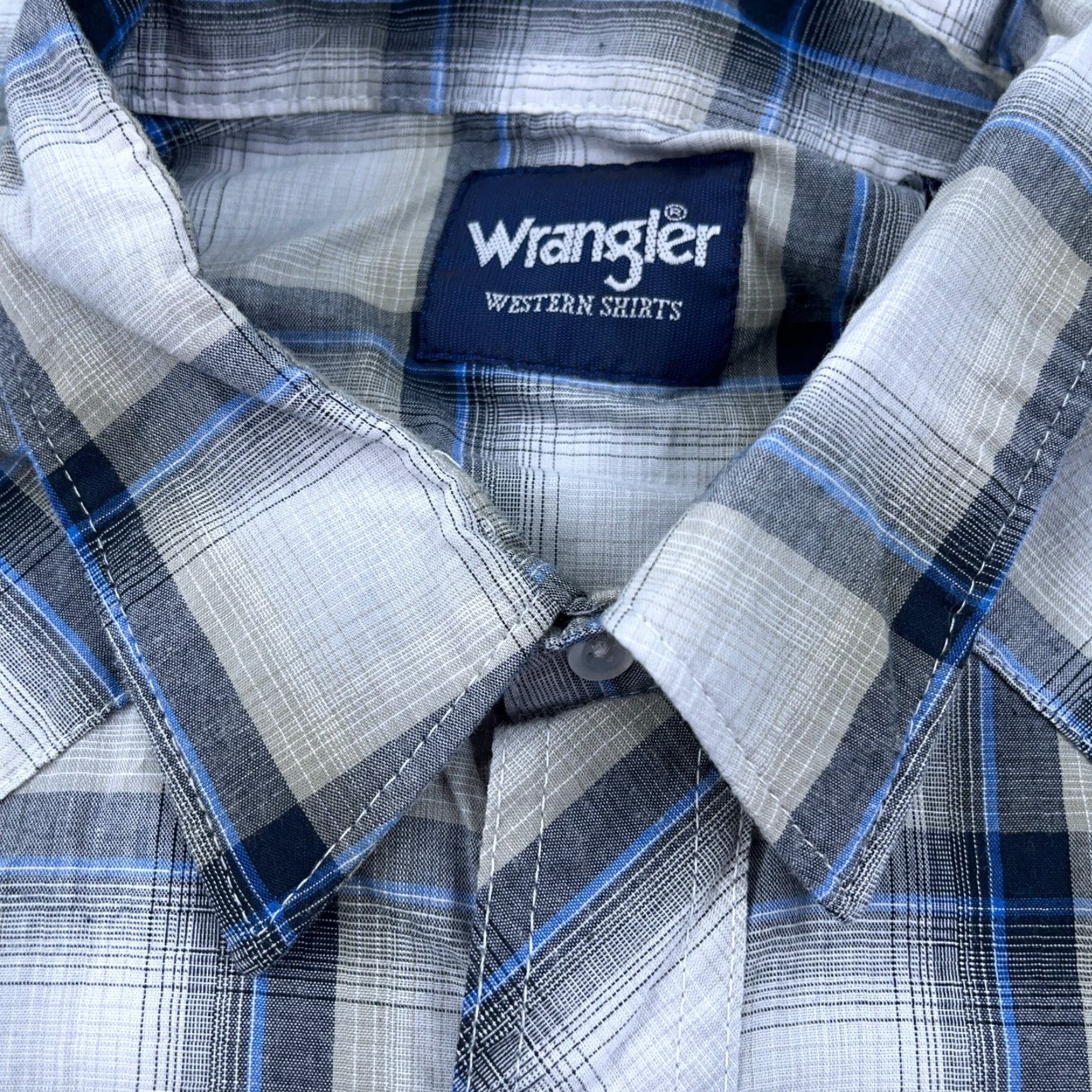 Wrangler Wrangler Western Shirt Men 2XL Blue Plaid Pearl Snap Cowboy Yoke Button-Up Streetwear Cowboy Western Shirt Mens 2XL Blue Plaid Pearl Snap Wrangler Size US XXL / EU 58 / 5 - 4 Thumbnail