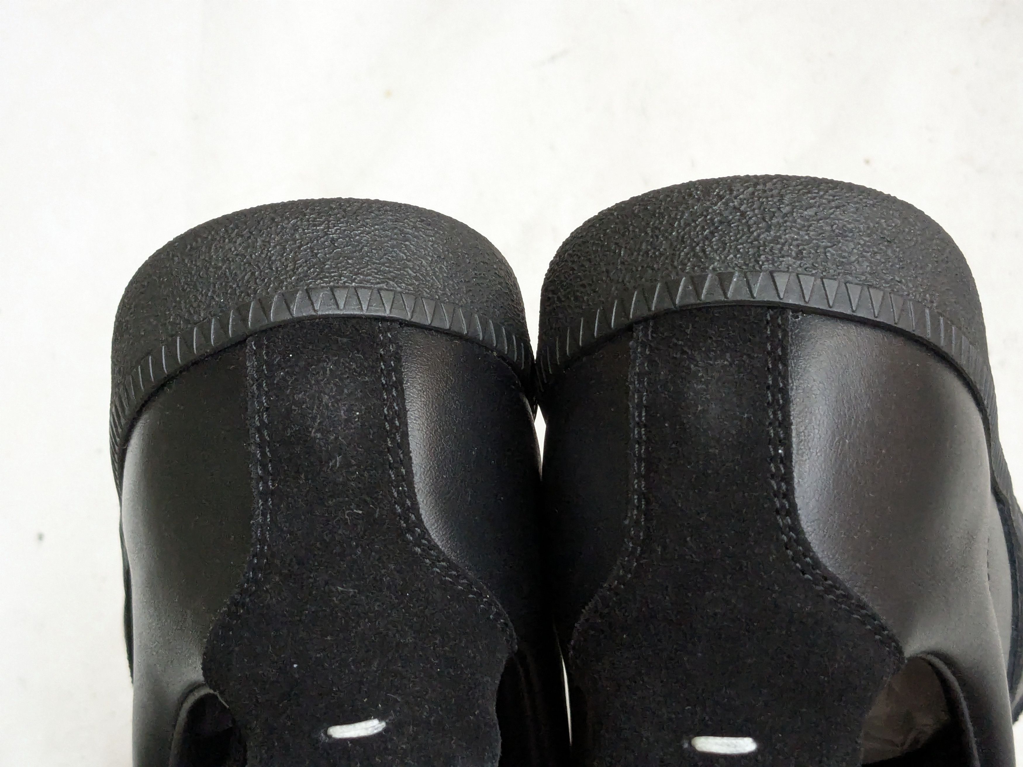 Maison Margiela Maison Margiela GAT Replica Black 8 41 Low Tops Size US 8 / EU 41 - 15 Thumbnail