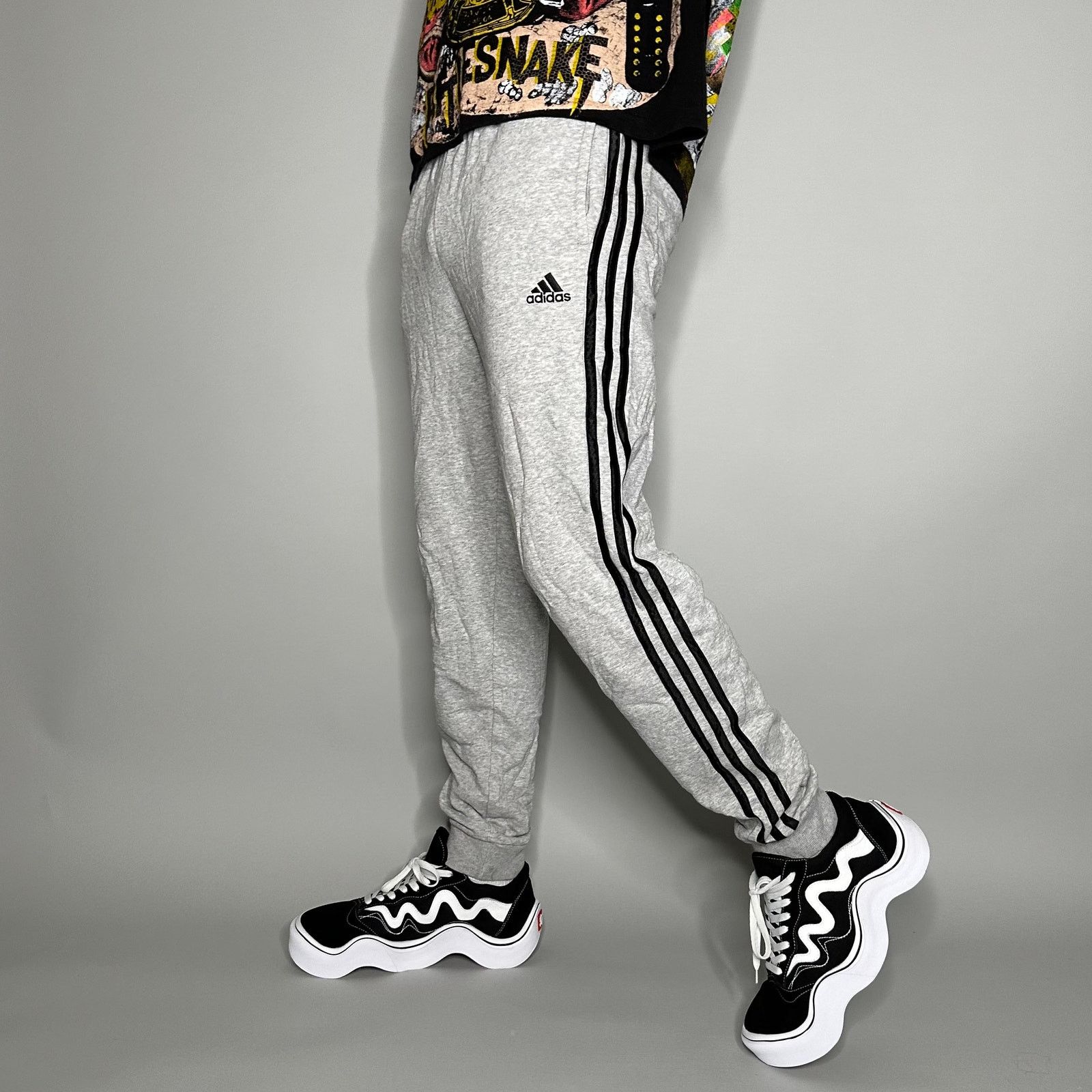 Adidas light grey sweatpants hotsell