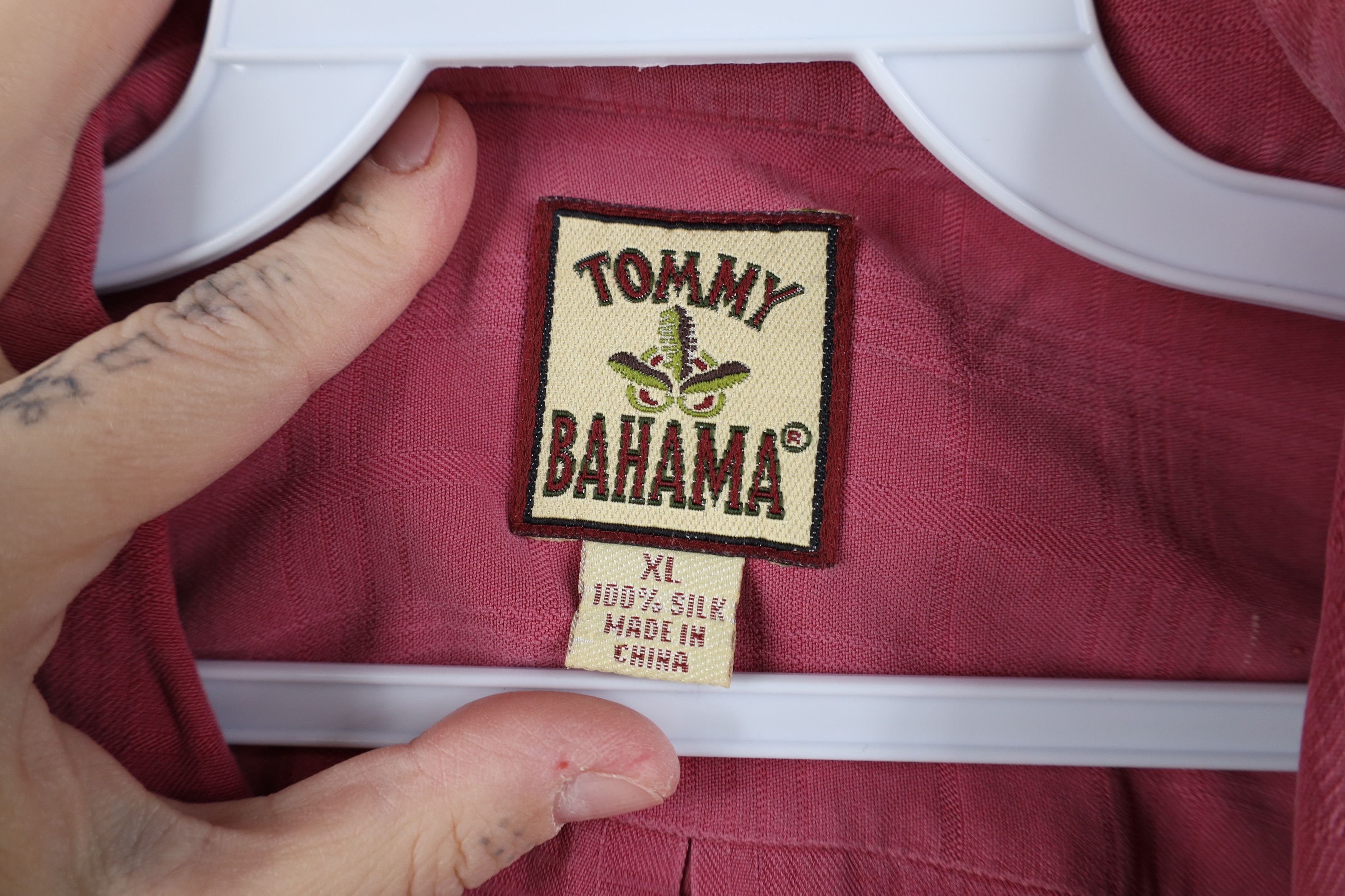 Tommy Bahama Vintage 90s Tommy Bahama Loop Collar Camp Button Shirt Red Size US XL / EU 56 / 4 - 9 Thumbnail
