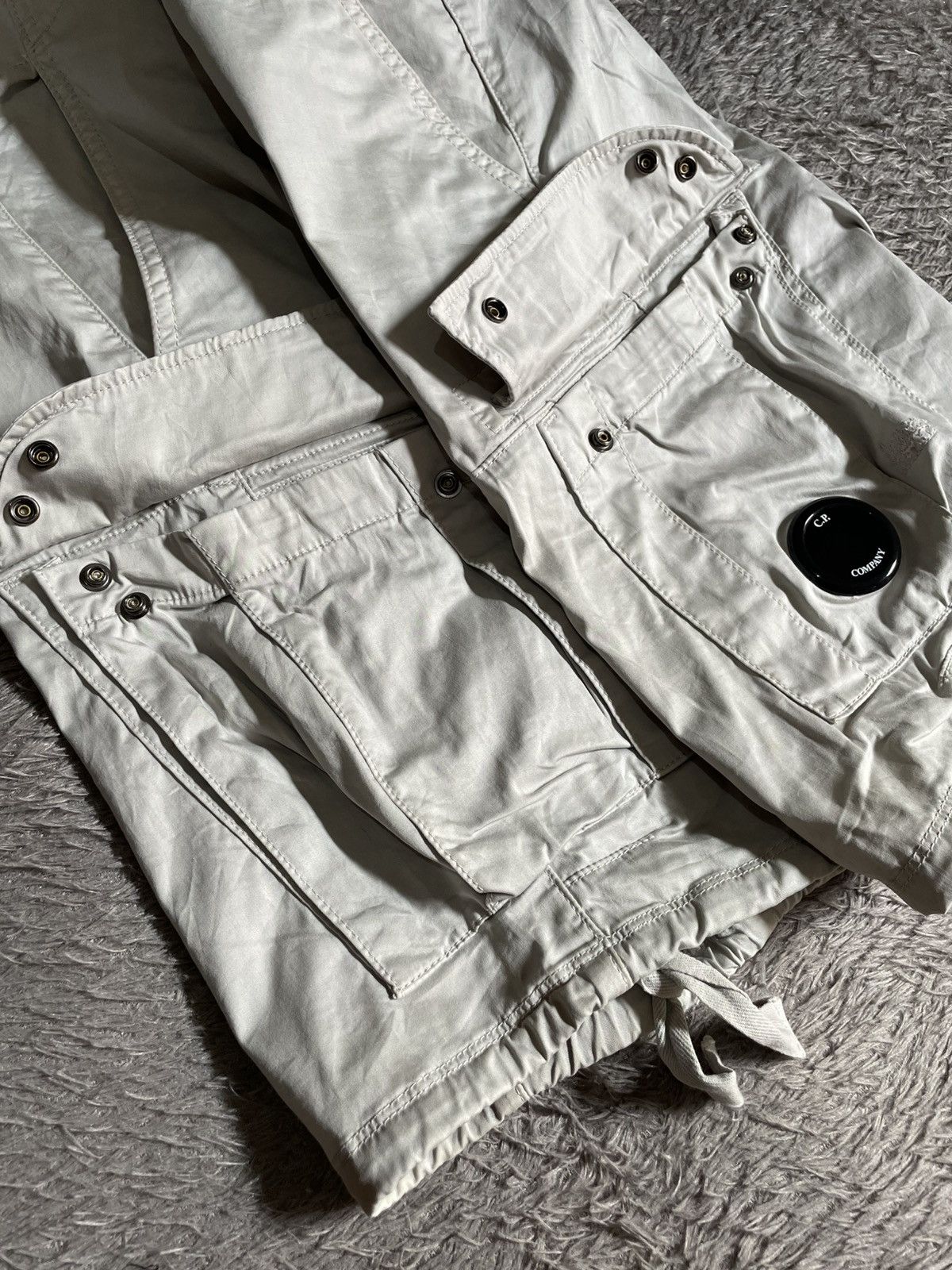 C.P. Company C.P. Company CP company bermuda cargo shorts Size US 35 - 4 Thumbnail