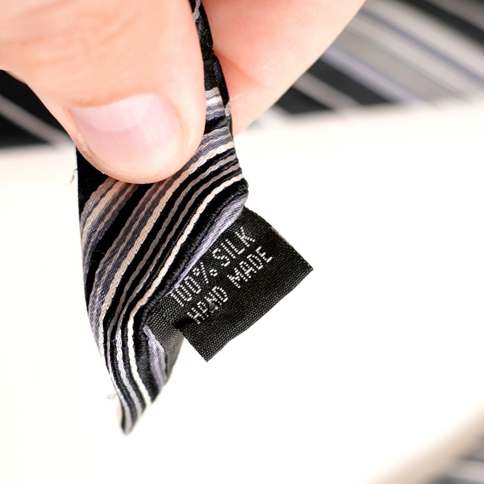 Vintage Vesuvio Napoli Italy Woven Gray Black Striped Long Silk Tie Size ONE SIZE - 4 Thumbnail