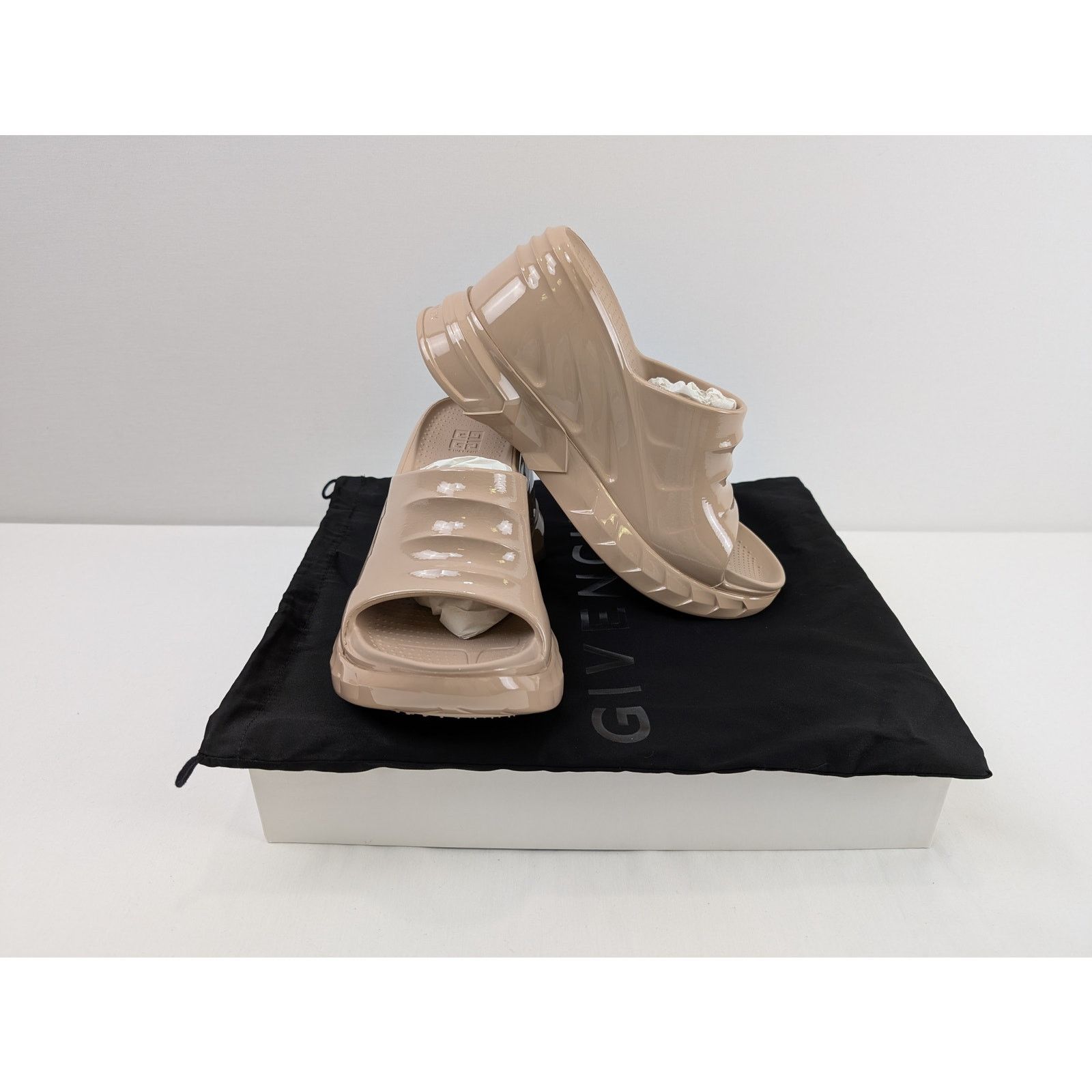 Givenchy o1rshd1 Women's Marshmallow Sandals in Nude Size US 10 / IT 40 - 15 Thumbnail