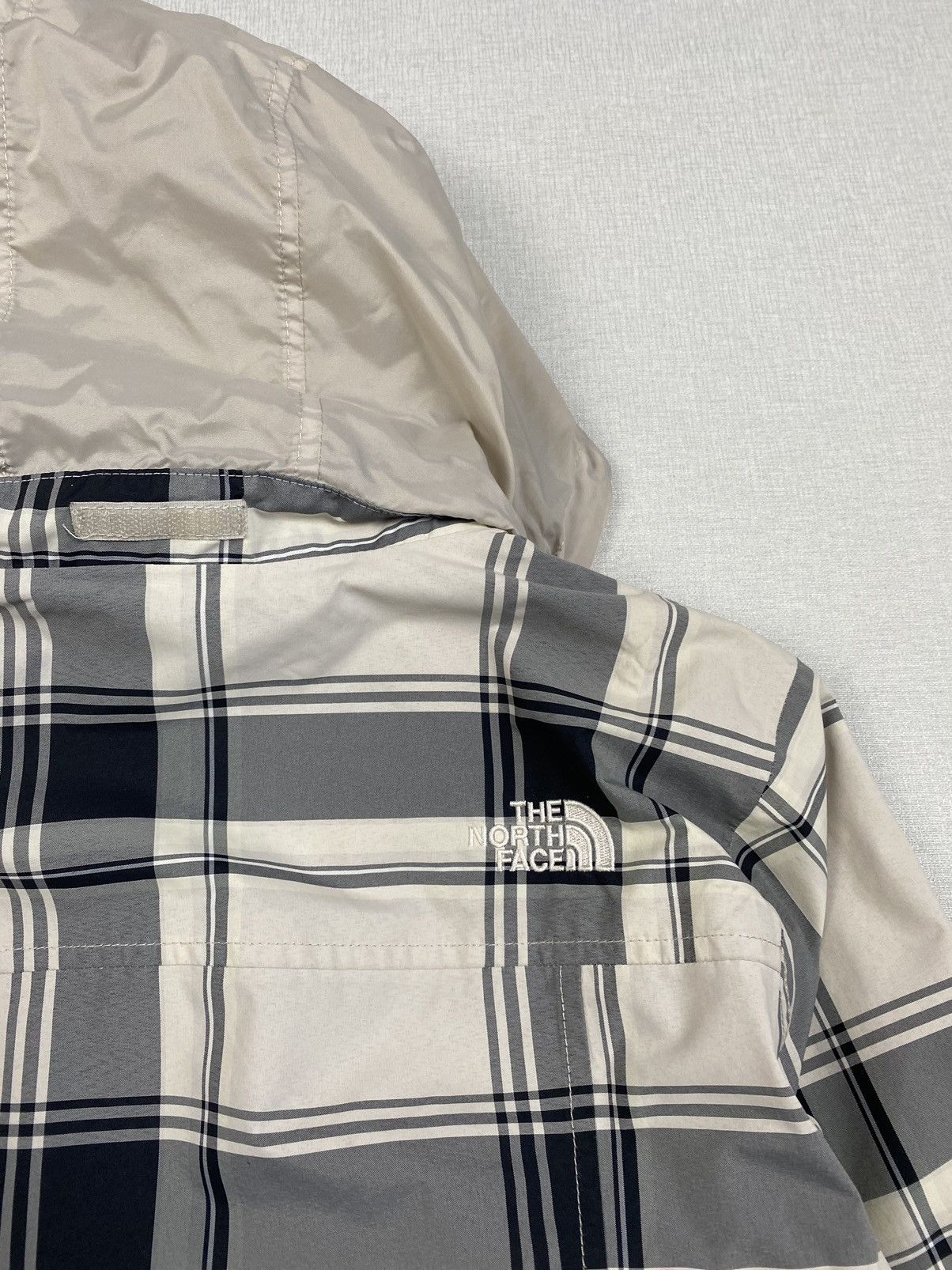 The North Face Women’s The North Face Waterproof Windbreaker Jacket size S Size S / US 4 / IT 40 - 7 Thumbnail