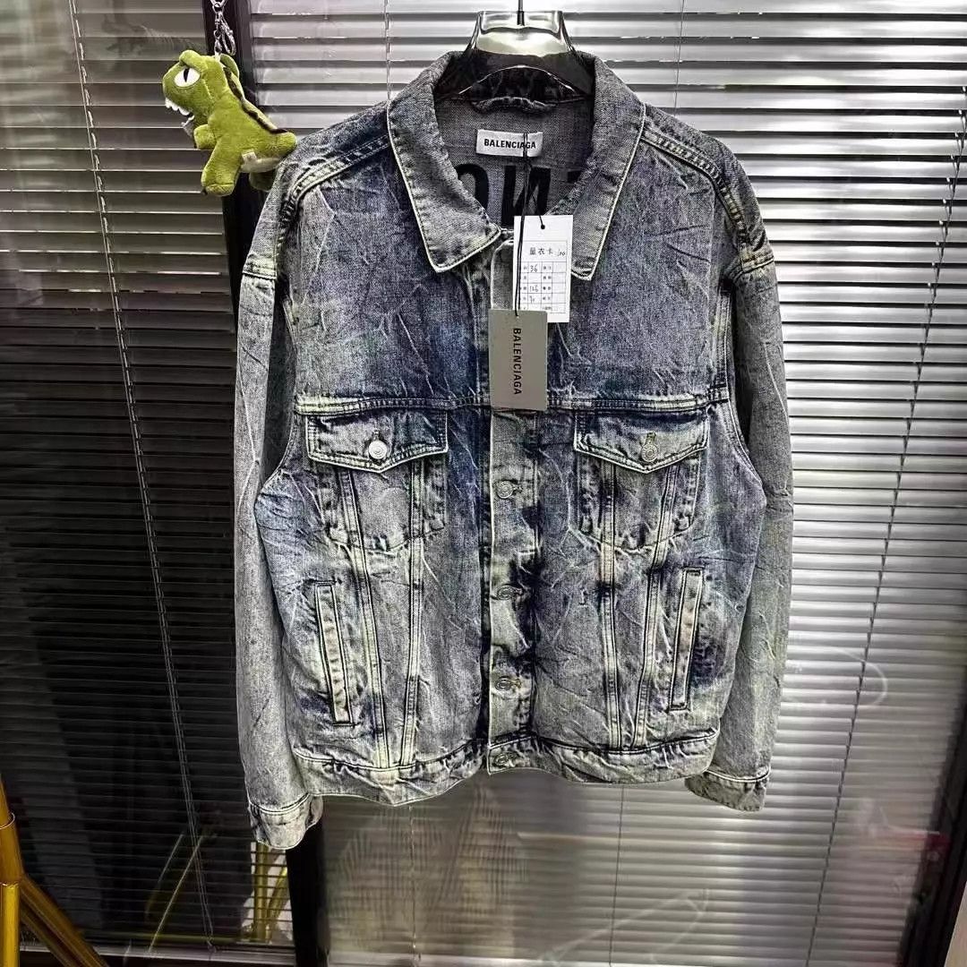 Balenciaga Balenciaga wavy back embroidered logo denim jacket 36 nwt Size XS / US 0-2 / IT 36-38 - 1 Thumbnail