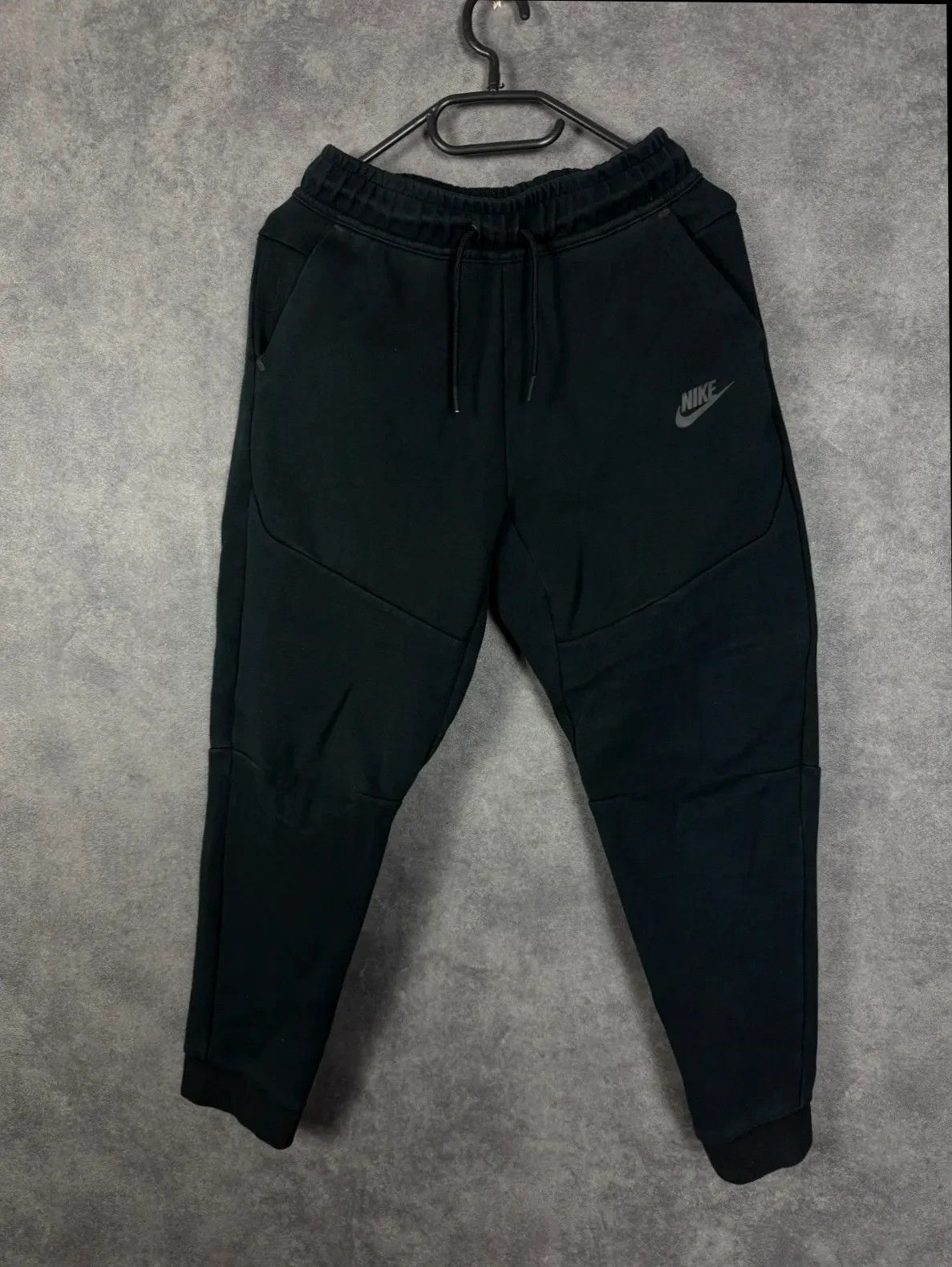 Nike Nike Tech Fleece sweatpants black mini logo Techwear Size US 26 / EU 42 - 1 Thumbnail