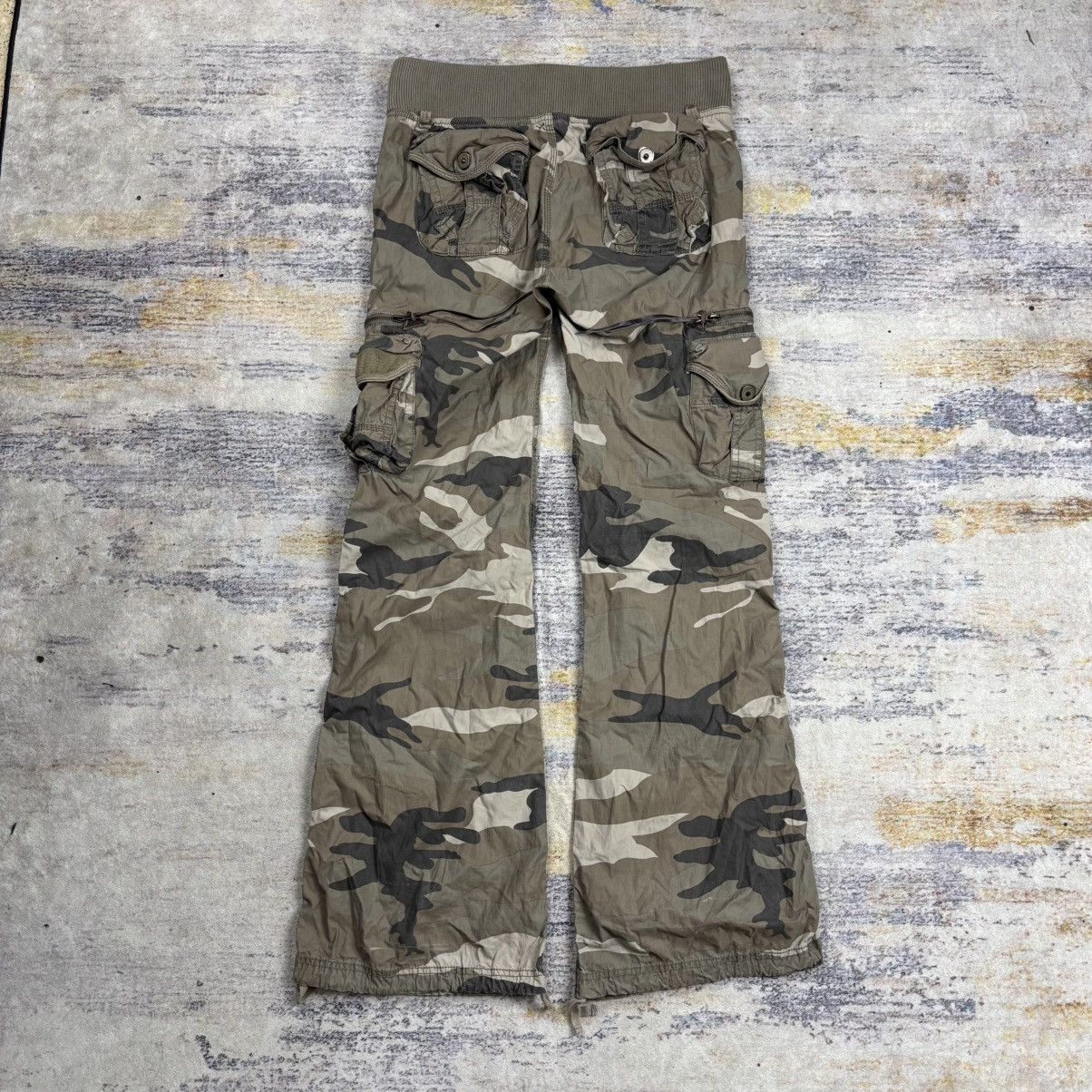 GOA Goa camouflage multi pocket flared cargo pants vkei style Size US 32 / EU 48 - 2 Thumbnail
