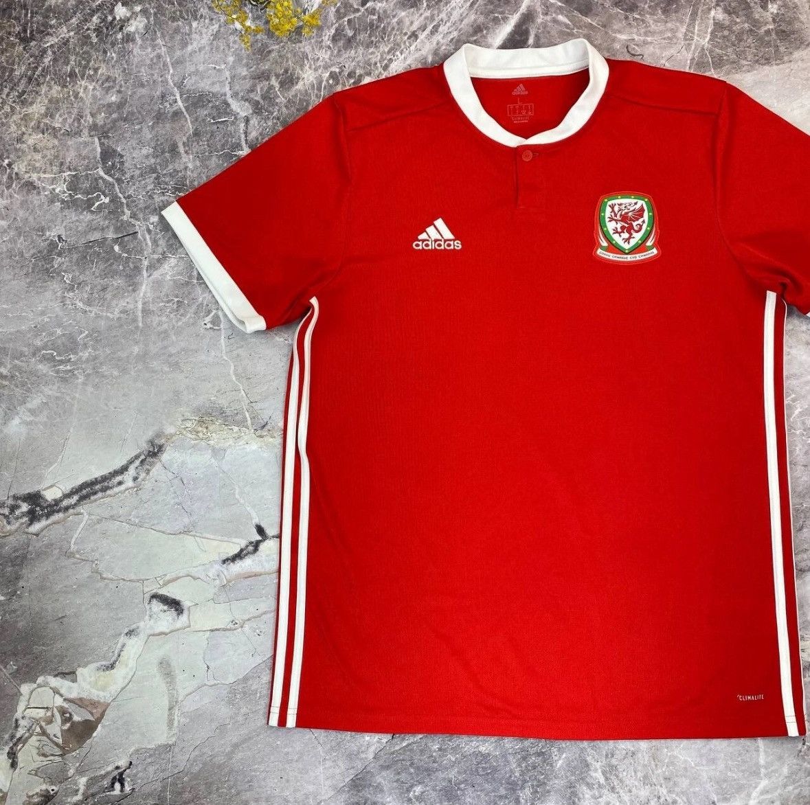 Adidas Adidas Wales Jersey 2018 National Team Home Football sz L Size US L / EU 52-54 / 3 - 5 Thumbnail