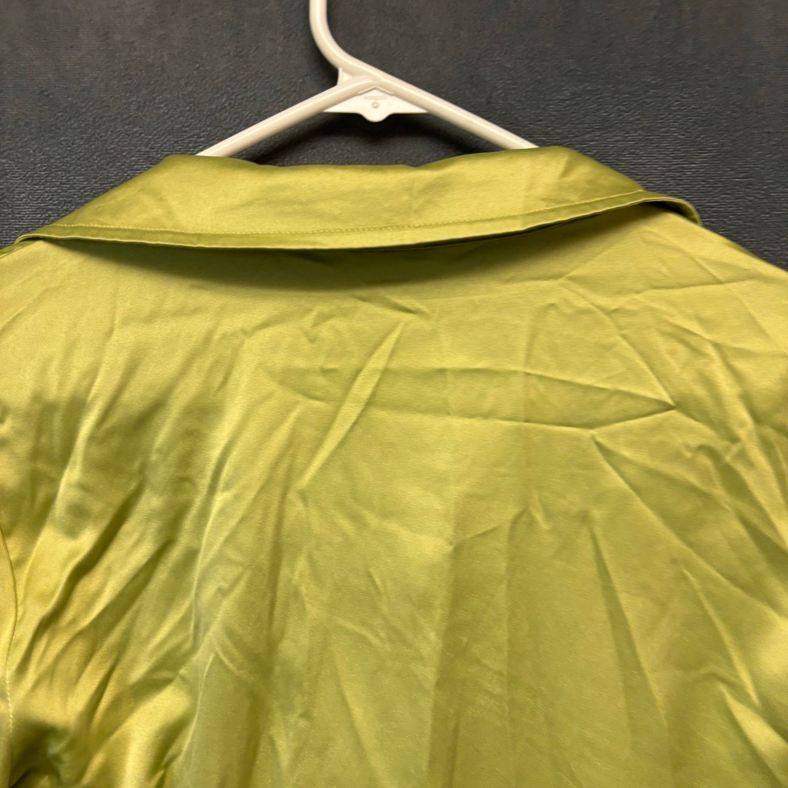 Other Wild Fable Satin Button Down Lime Green Blouse Size Small Size S / US 4 / IT 40 - 9 Thumbnail
