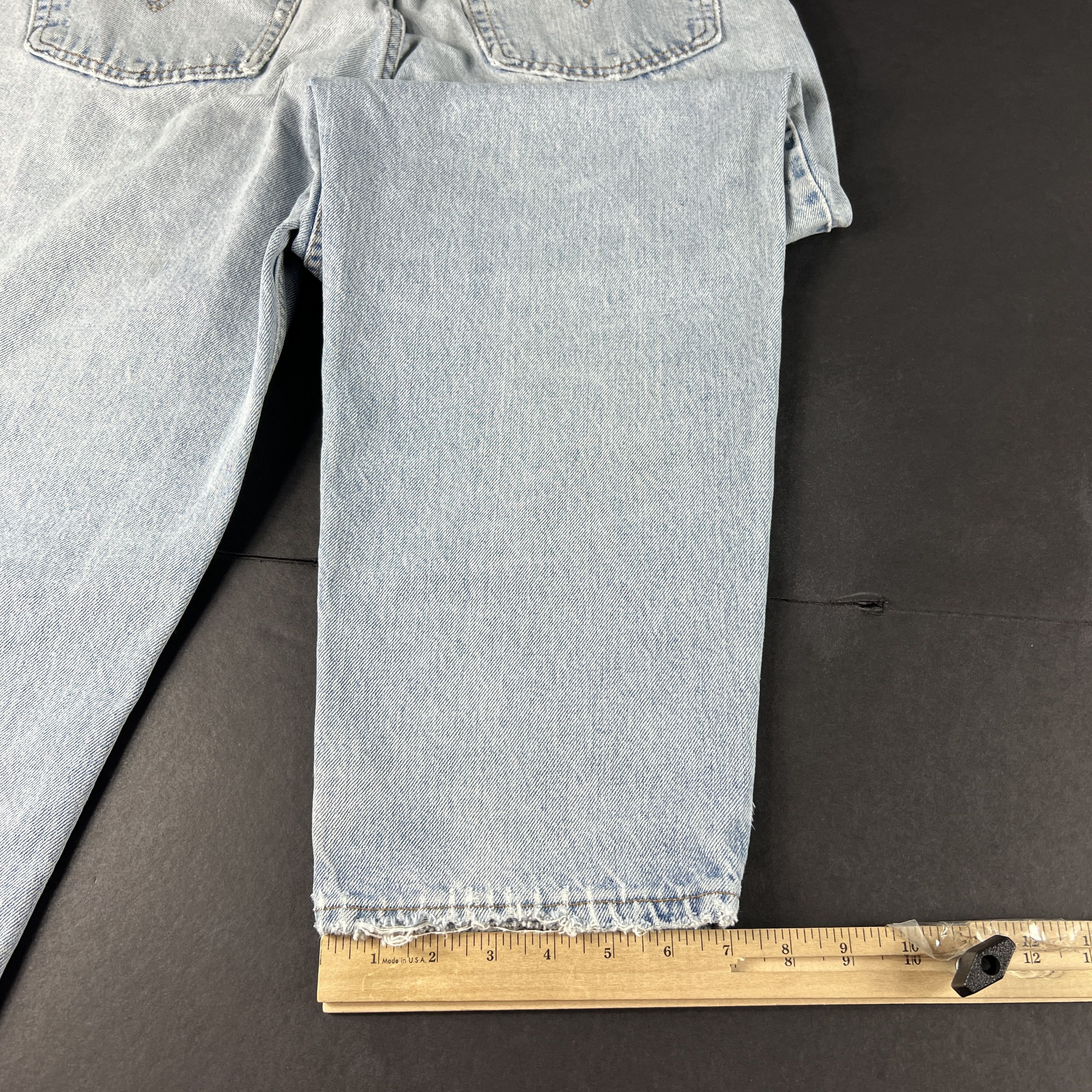 Levi's × Vintage VTG 90s Levi's Jeans 560 Loose Tapered Blue Thrashed Denim Size US 36 / EU 52 - 18 Thumbnail