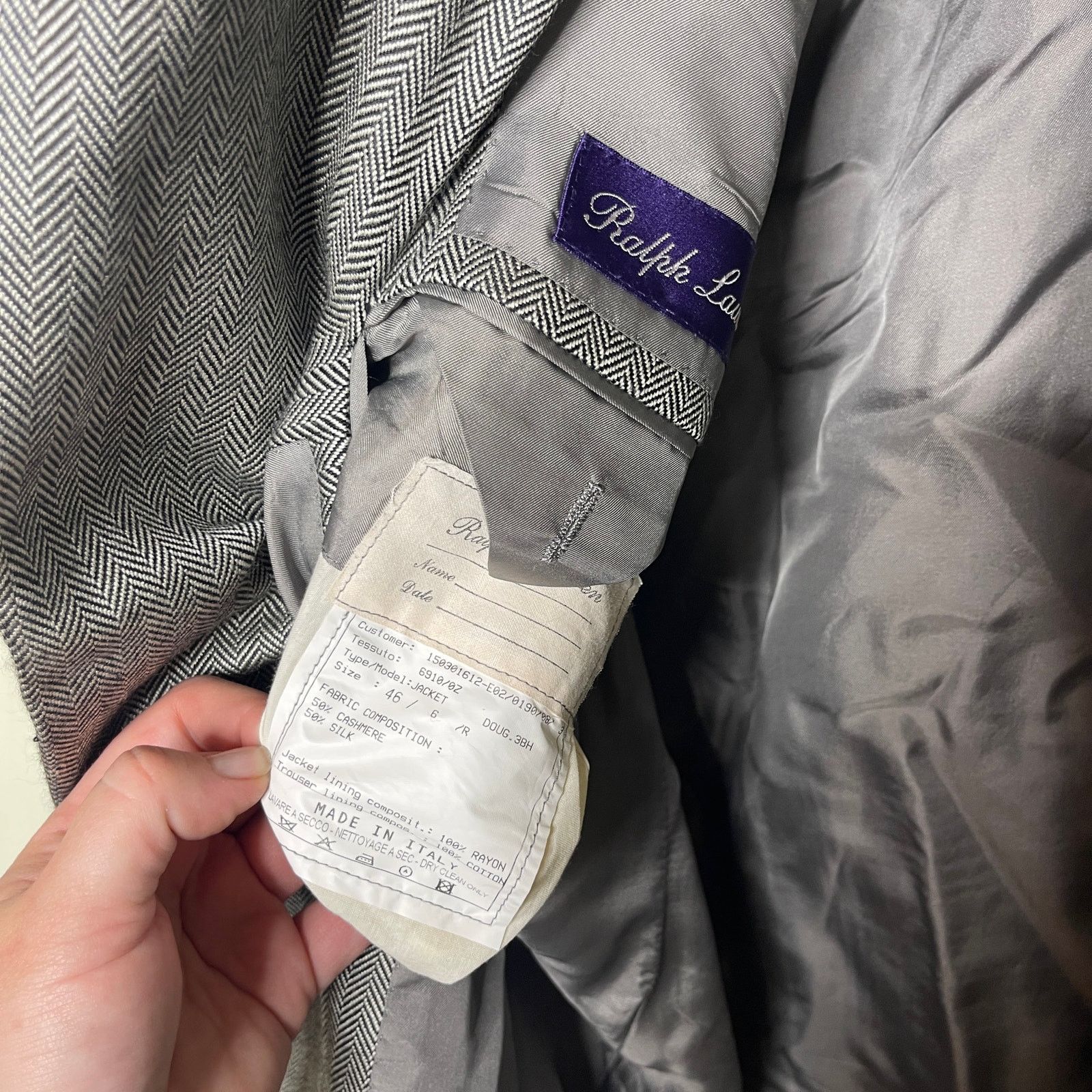 Ralph Lauren Purple Label Ralph Lauren Purple label Grey Herringbone silk cashmere Size 46R - 9 Thumbnail