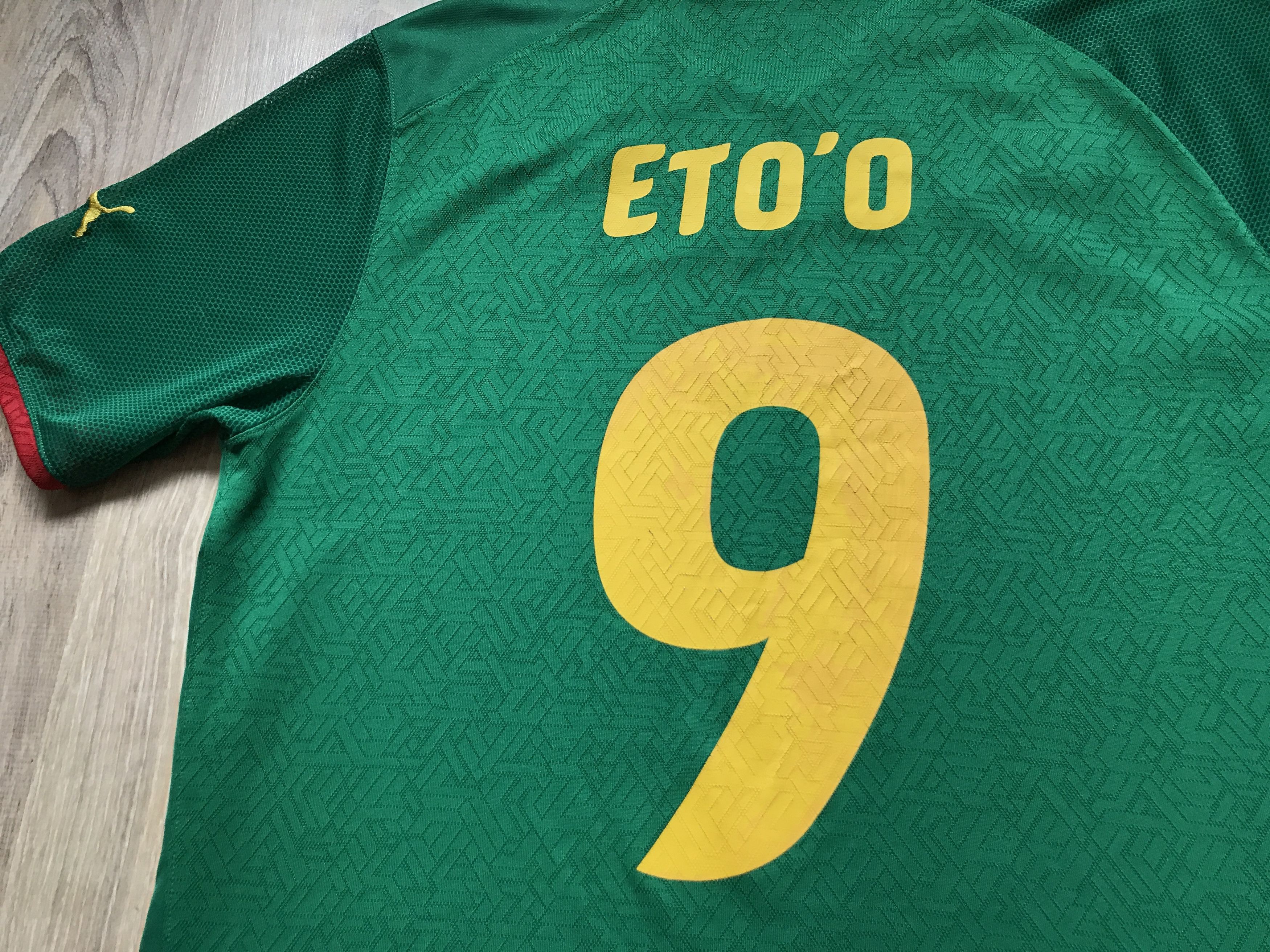 Puma × Vintage Vintage Puma Camerron Home Shirt #9 ETO'O Size US L / EU 52-54 / 3 - 5 Thumbnail