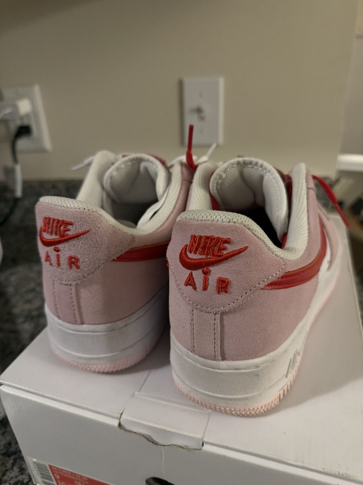 Nike Nike Valentines Day Air Force 1 Pink Size 9 W/ BOX Size US 9 / EU 42 - 15 Thumbnail