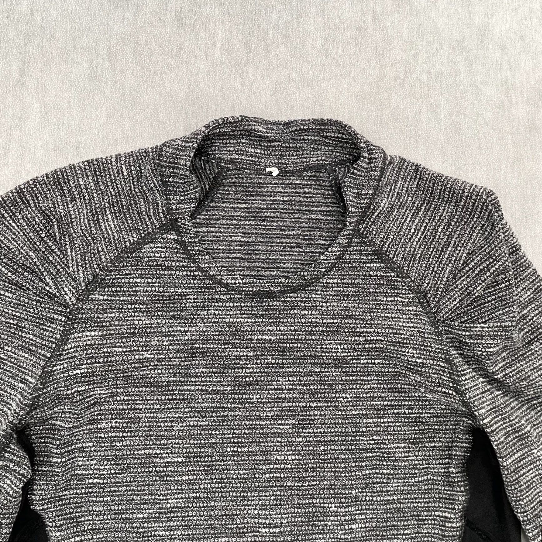 Lululemon Lululemon Striped Pullover Sweatshirt Womens 8 Gray Athletic Long Sleeve Gym Size M / US 6-8 / IT 42-44 - 3 Thumbnail