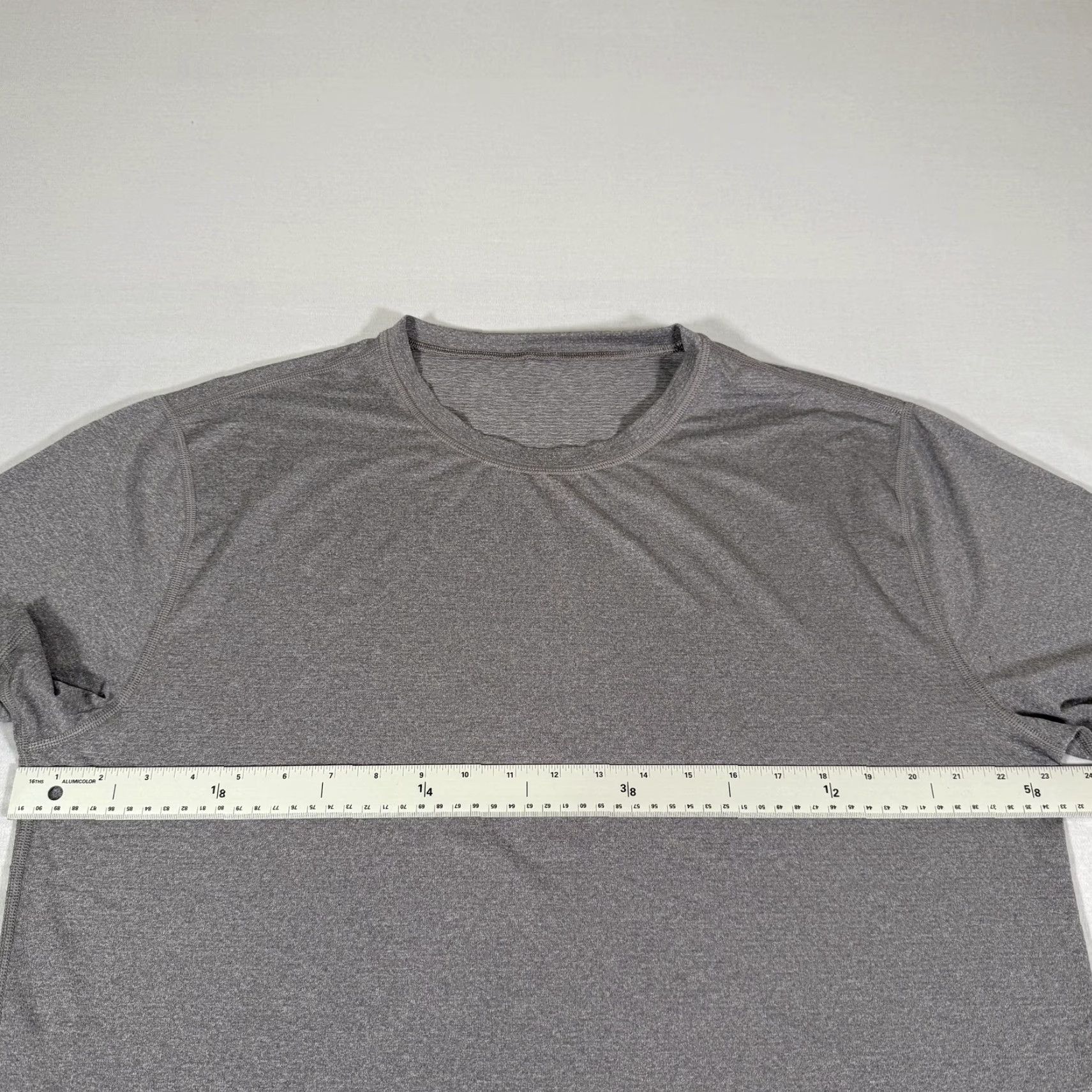 Vuori Vuori Shirt Mens XL Gray Tradewind Performance Tee Stretch Athletic Work Out Gym Size US XL / EU 56 / 4 - 5 Thumbnail