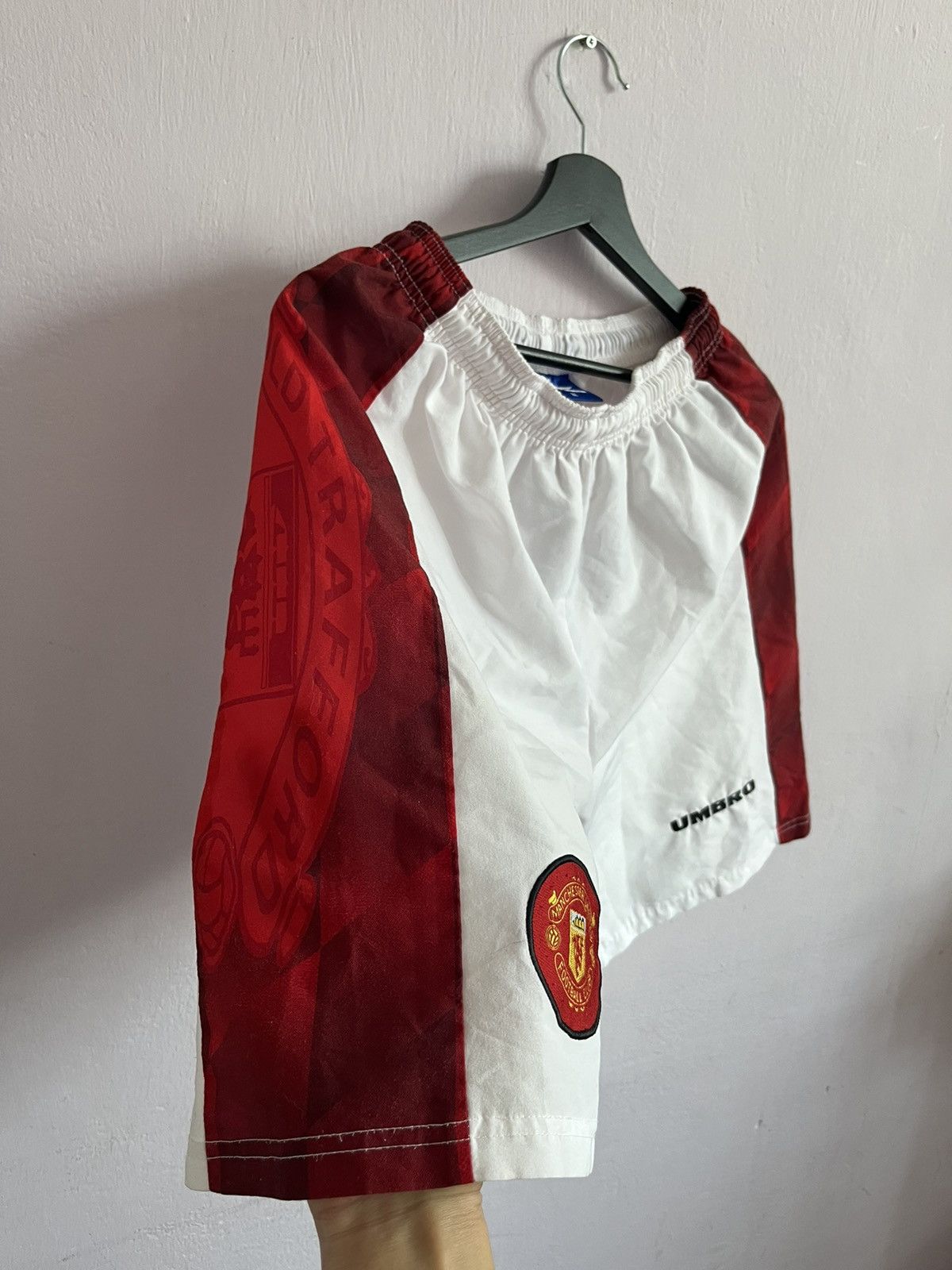 Vintage Vintage Umbro 1996/1998 Manchester United Football Shorts Size US 32 / EU 48 - 5 Thumbnail
