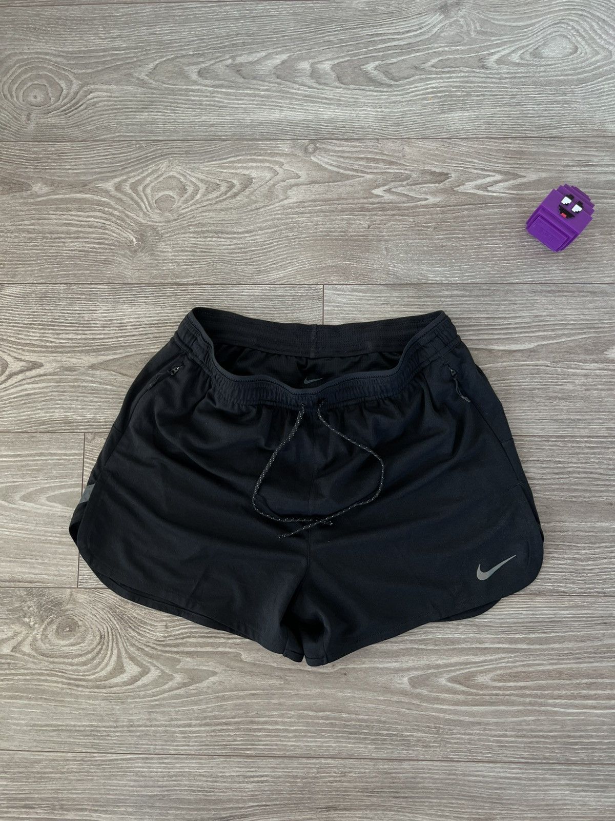 Nike Nike Running Division Reflective Swoosh Dri-Fit ADV 4 Shorts Size US 32 / EU 48 - 3 Thumbnail