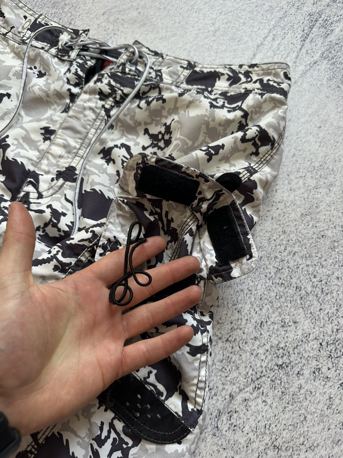 Oakley Vintage Oakley Multilogo Camo Swim Shorts Size 32 Size US 32 / EU 48 - 7 Thumbnail