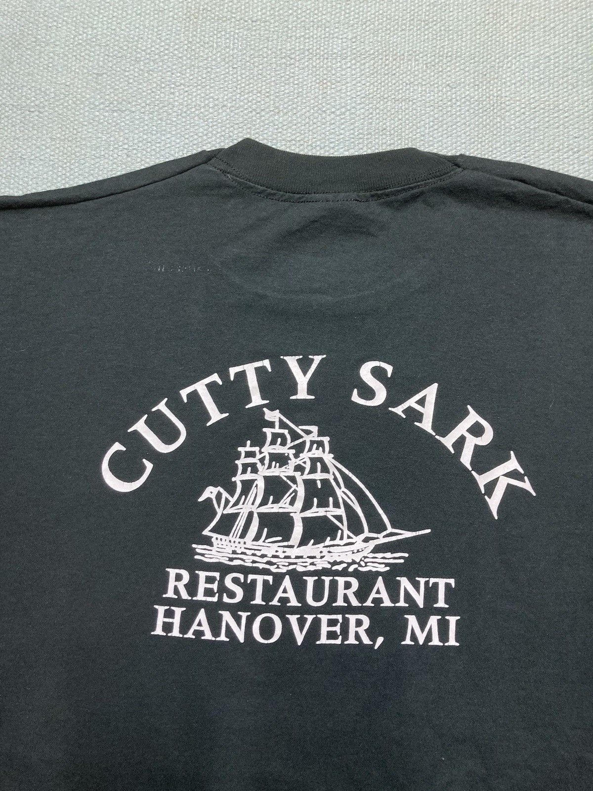 Vintage 90s graphic tshirt Cutty Sark restaurant Hanover Michigan XL Size US XL / EU 56 / 4 - 2 Thumbnail