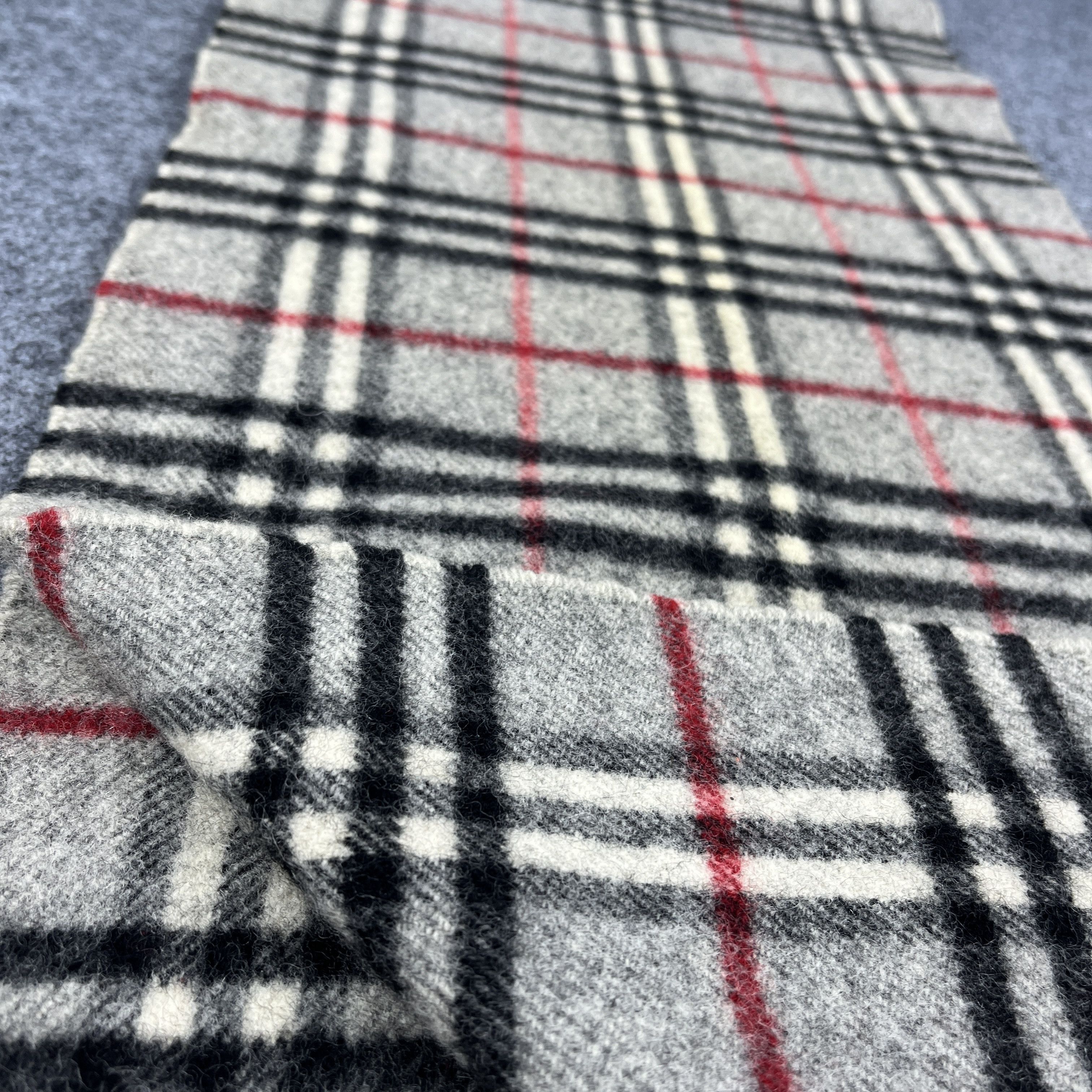 Burberry × Vintage Vintage Burberry Scarf / Muffler / Neckwear T1144 Size ONE SIZE - 14 Thumbnail