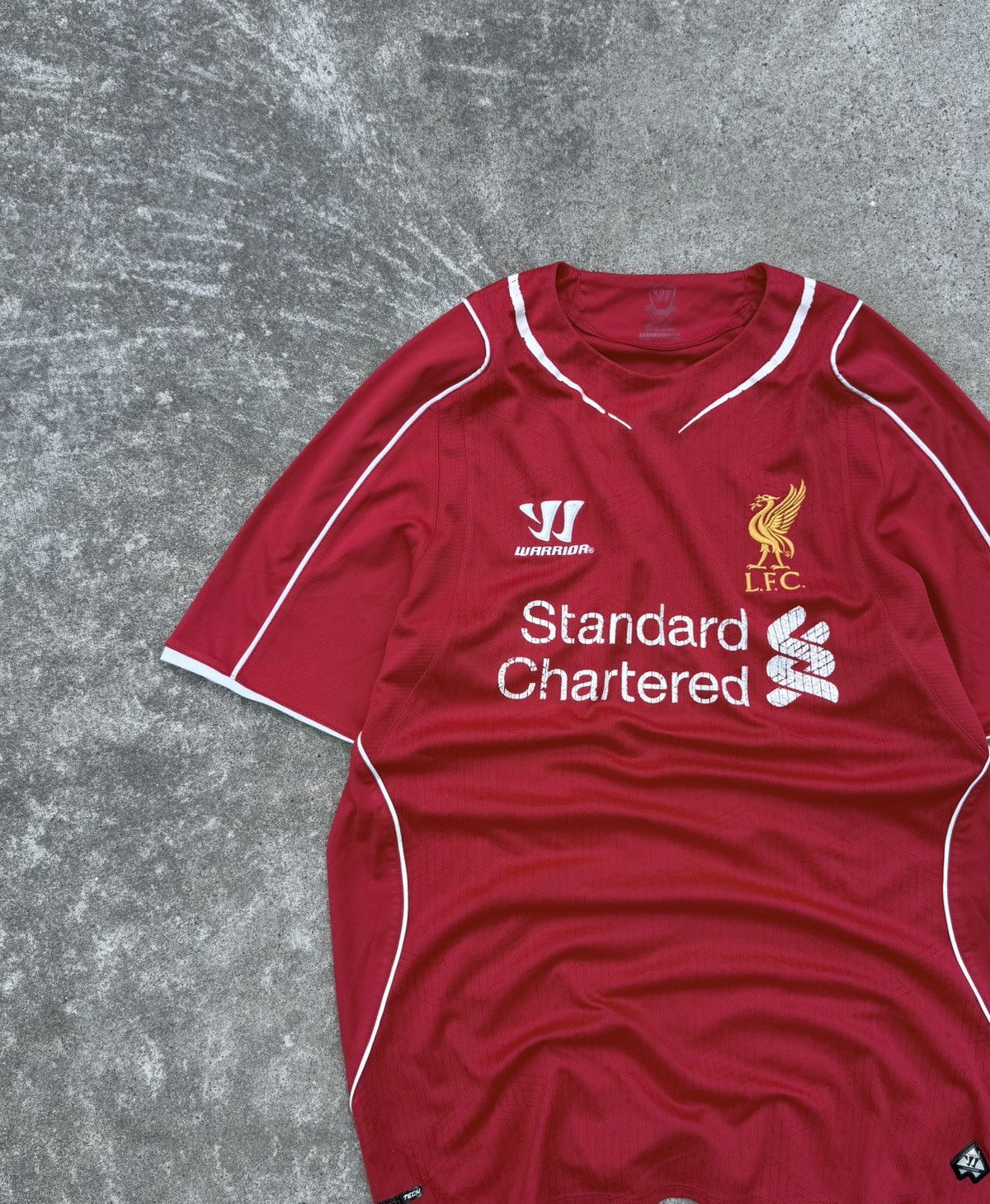 Other Vintage FC Liverpool sportswear / streetwear jersey Size US M / EU 48-50 / 2 - 5 Thumbnail