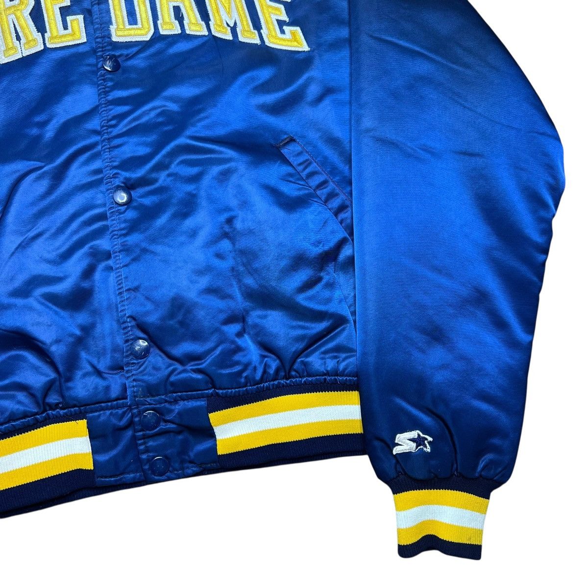 Starter Notre Dame Fighting Irish Starter Spell Out Satin Jacket Size US L / EU 52-54 / 3 - 18 Thumbnail