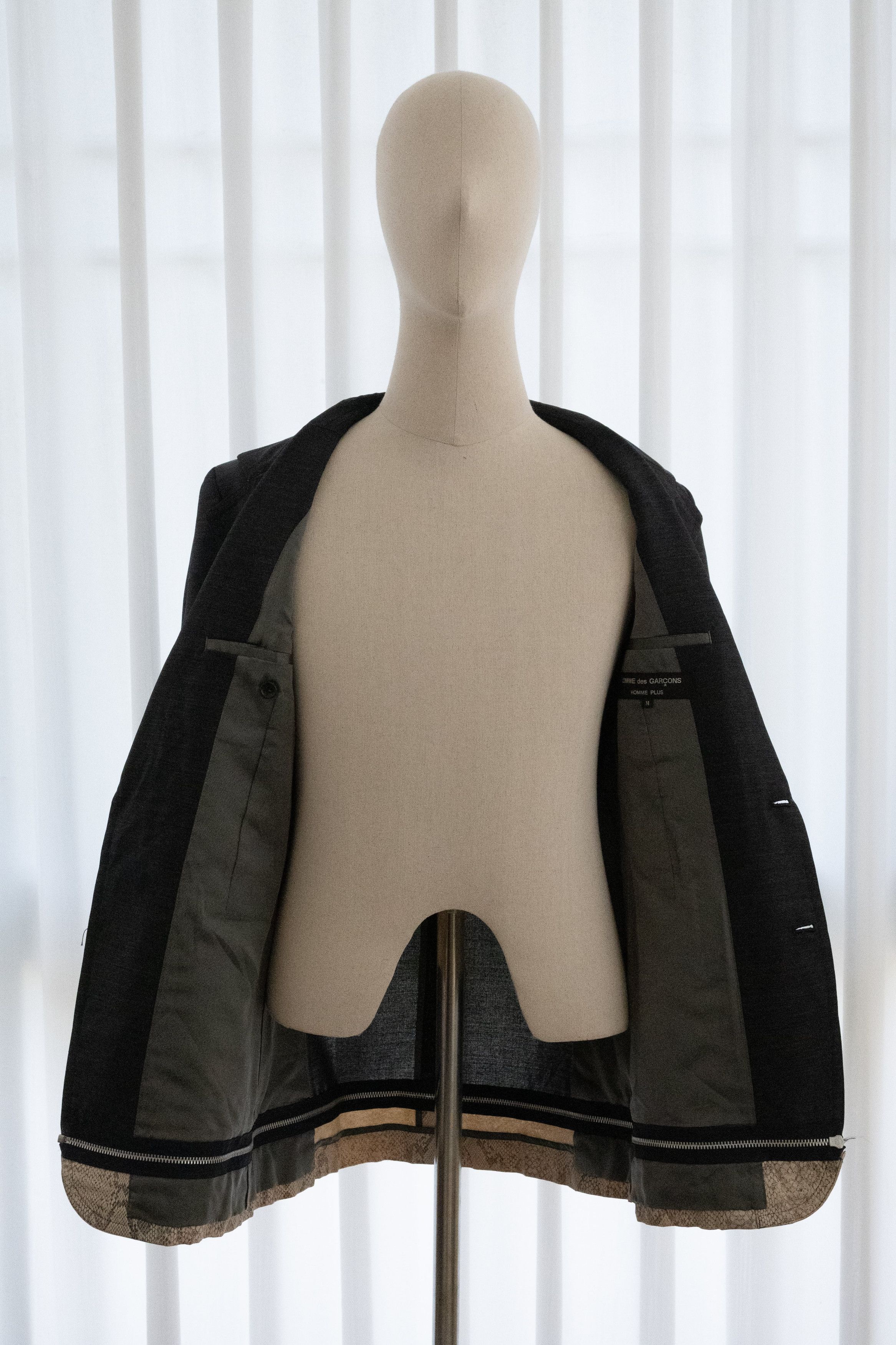 Comme des Garcons Homme Plus SS2002 COMME DES GARCONS HOMME PLUS SNAKESKIN HEM BLAZER Size 42R - 9 Thumbnail