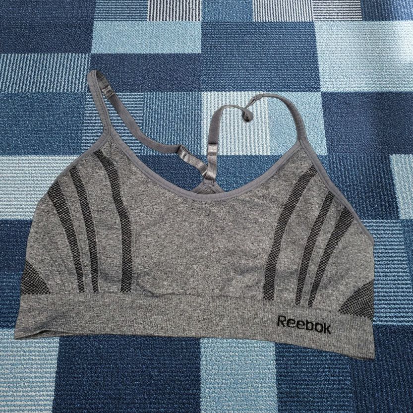 Reebok Reebok Sports Bra Womens XS Gray Pullover Wireless Unpadded Nylon Blend Activewear Crossback Back Closure Breathable Logo Straps Adjustable XS Womens Size XS / US 0-2 / IT 36-38 - 1 Thumbnail