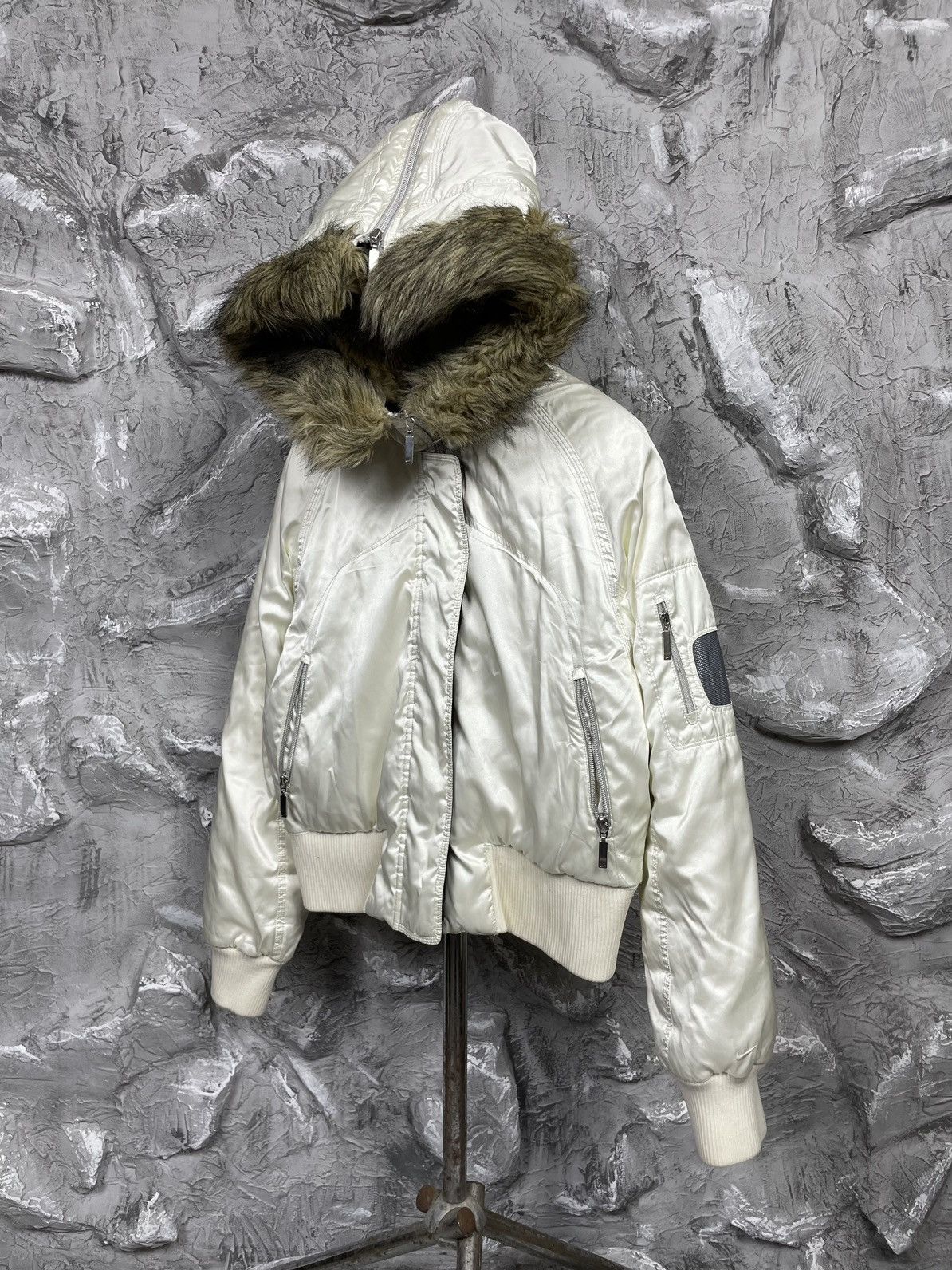 Le Grande Bleu (L.G.B.) × Nike Nike Very Rare Fur Zip Hood Jacket Y2K IfSixWasNine Style Size US S / EU 44-46 / 1 - 1 Thumbnail