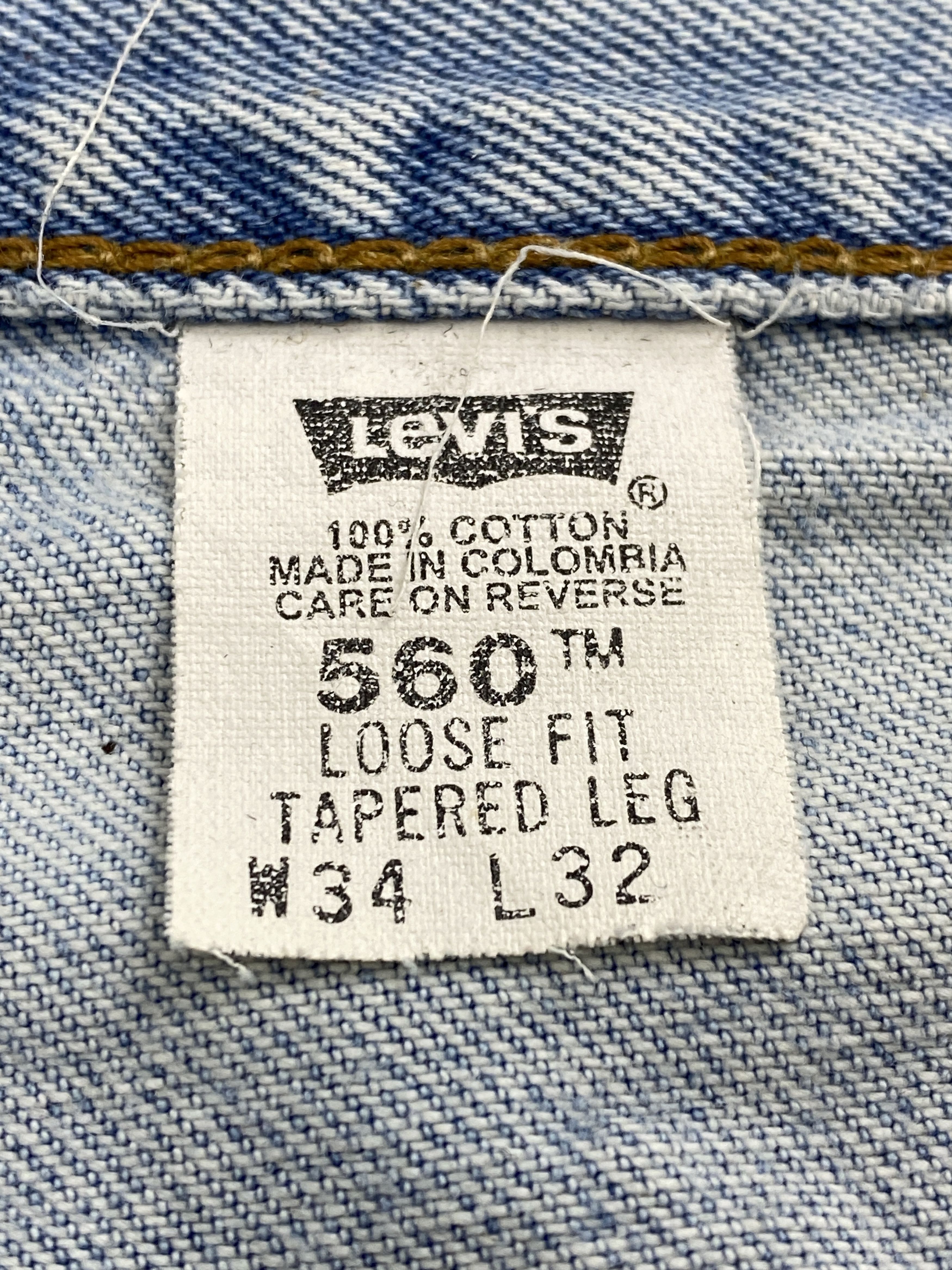 Levi's × Vintage Distressed Vintage 90s Levis 560 Light Wash Jeans DP2323 Size US 33 - 7 Thumbnail